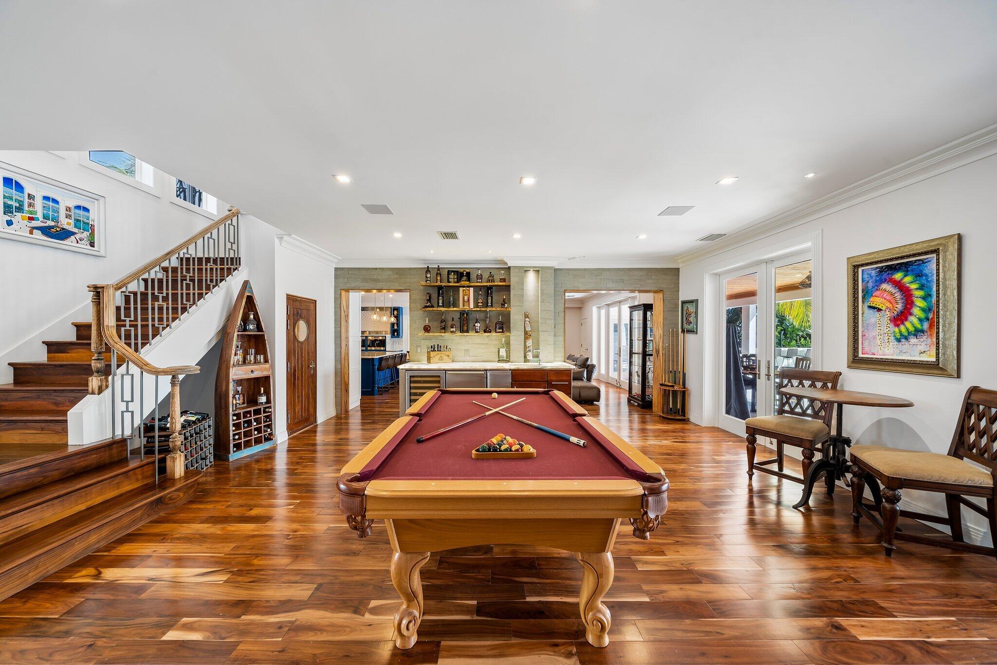 TEQUESTA COUNTRY CLUB - Residential