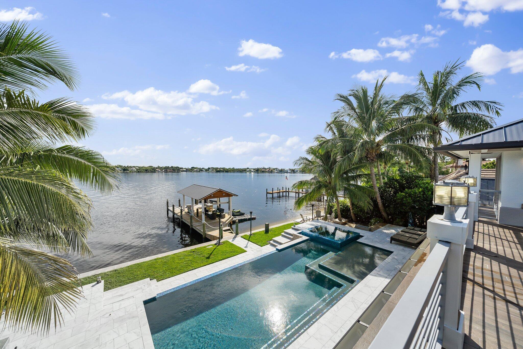 TEQUESTA COUNTRY CLUB - Residential