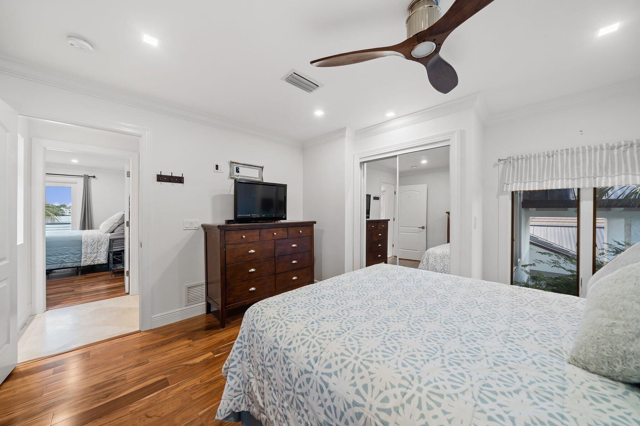 TEQUESTA COUNTRY CLUB - Residential