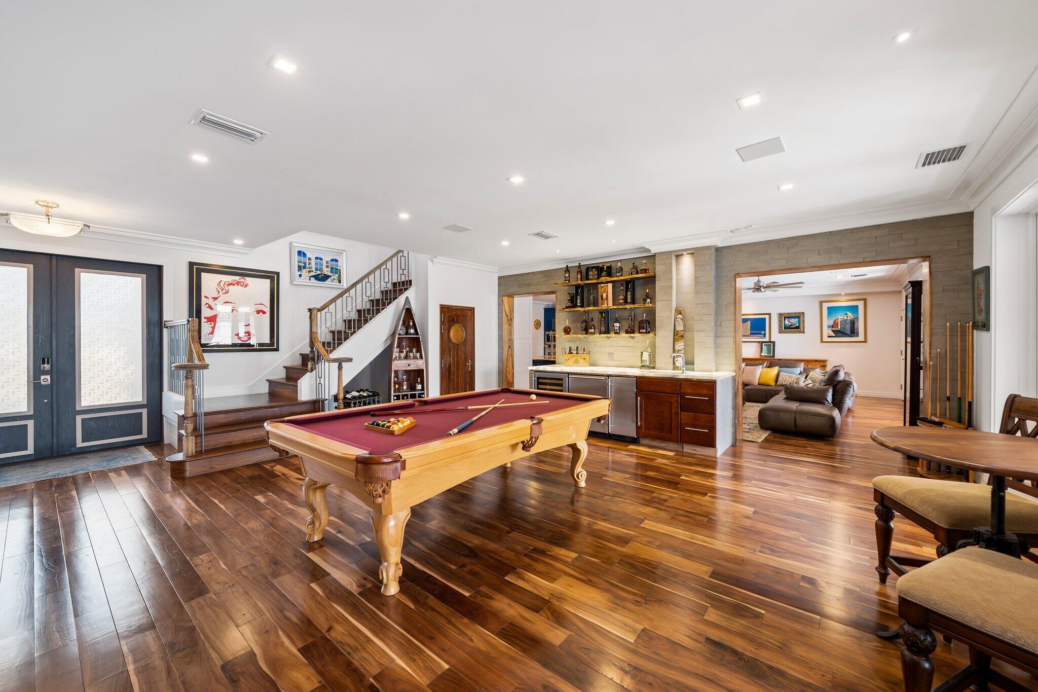 TEQUESTA COUNTRY CLUB - Residential