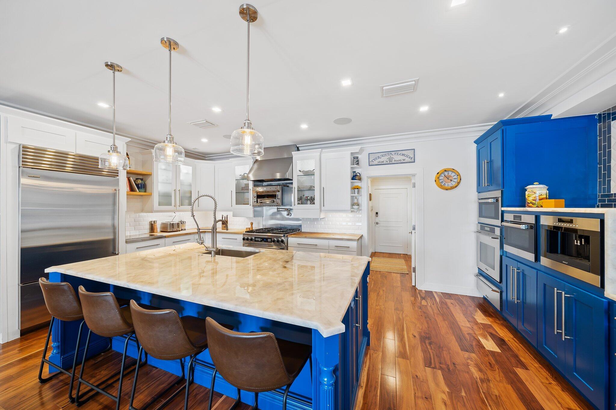 TEQUESTA COUNTRY CLUB - Residential
