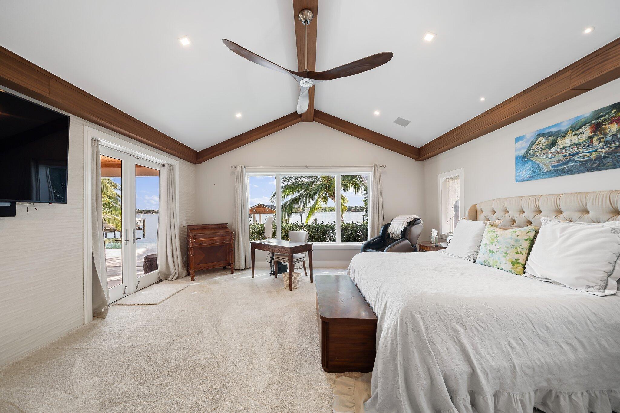 TEQUESTA COUNTRY CLUB - Residential