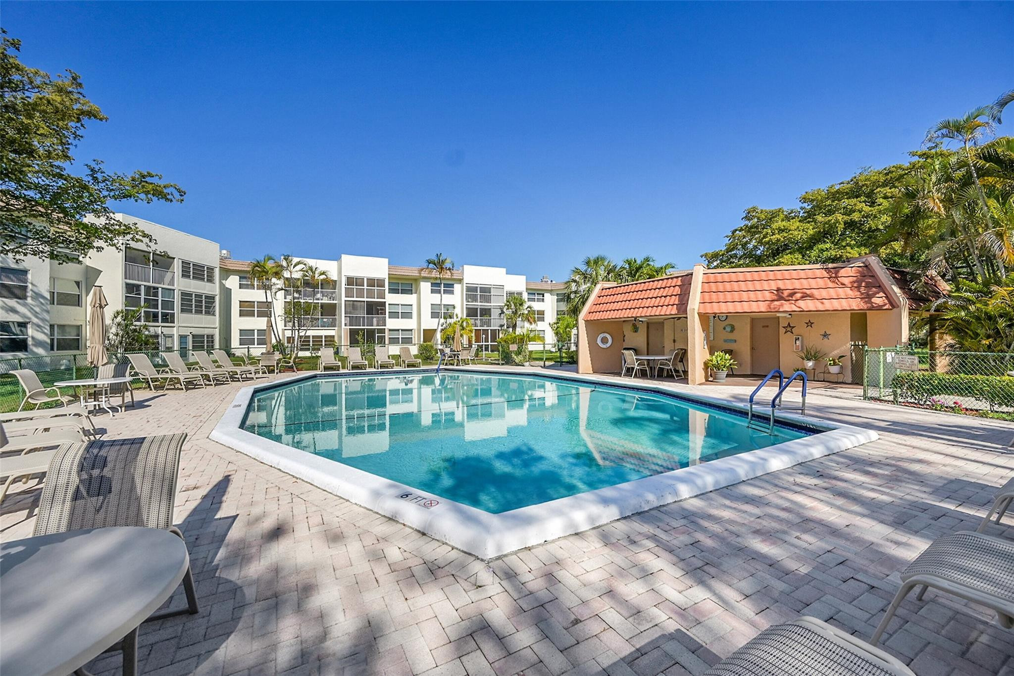 ROYAL PAK GARDENS - Residential