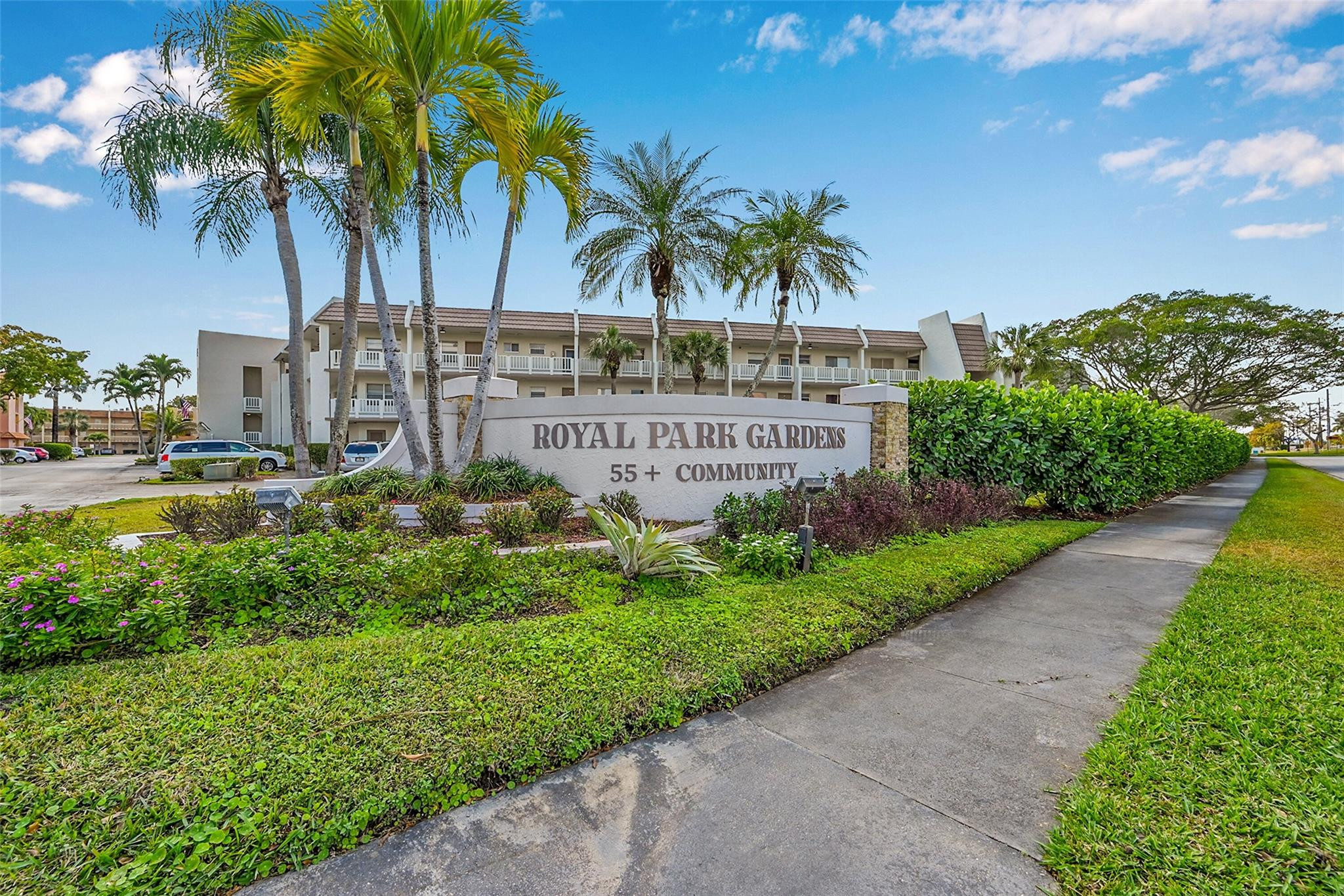 ROYAL PAK GARDENS - Residential