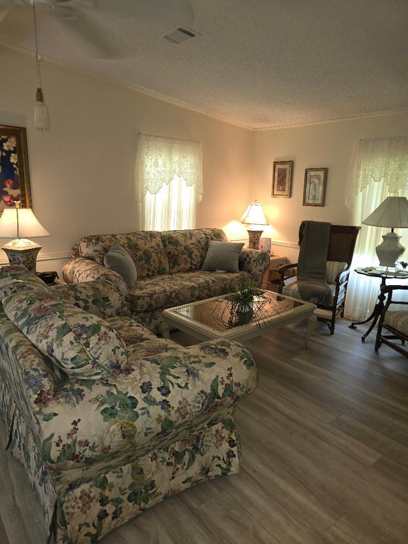 TROPICAL ISLES - Residential