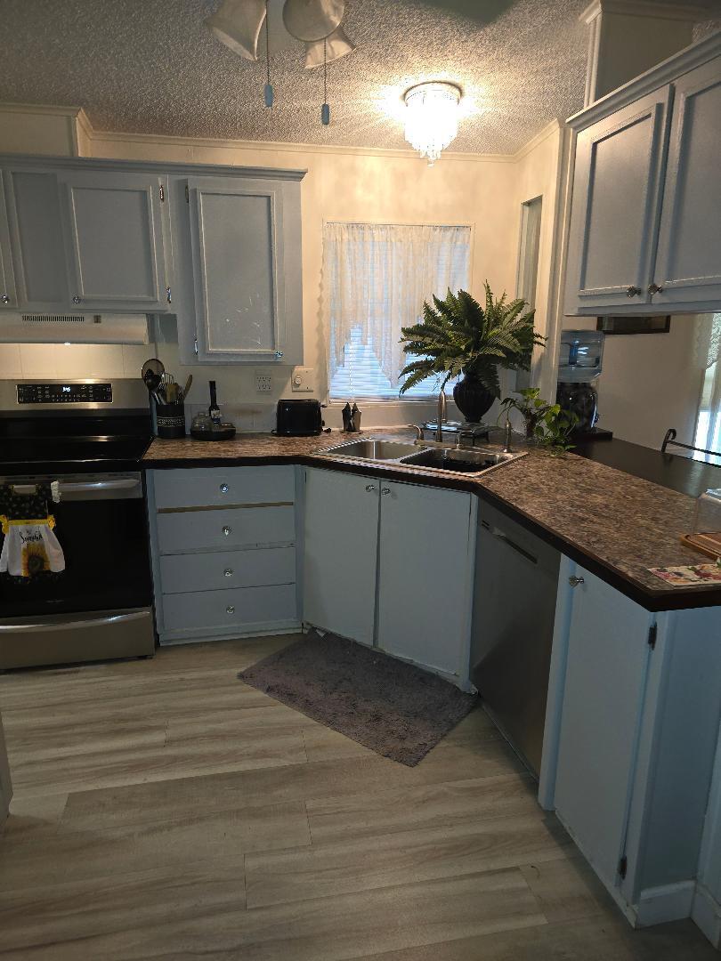 TROPICAL ISLES - Residential