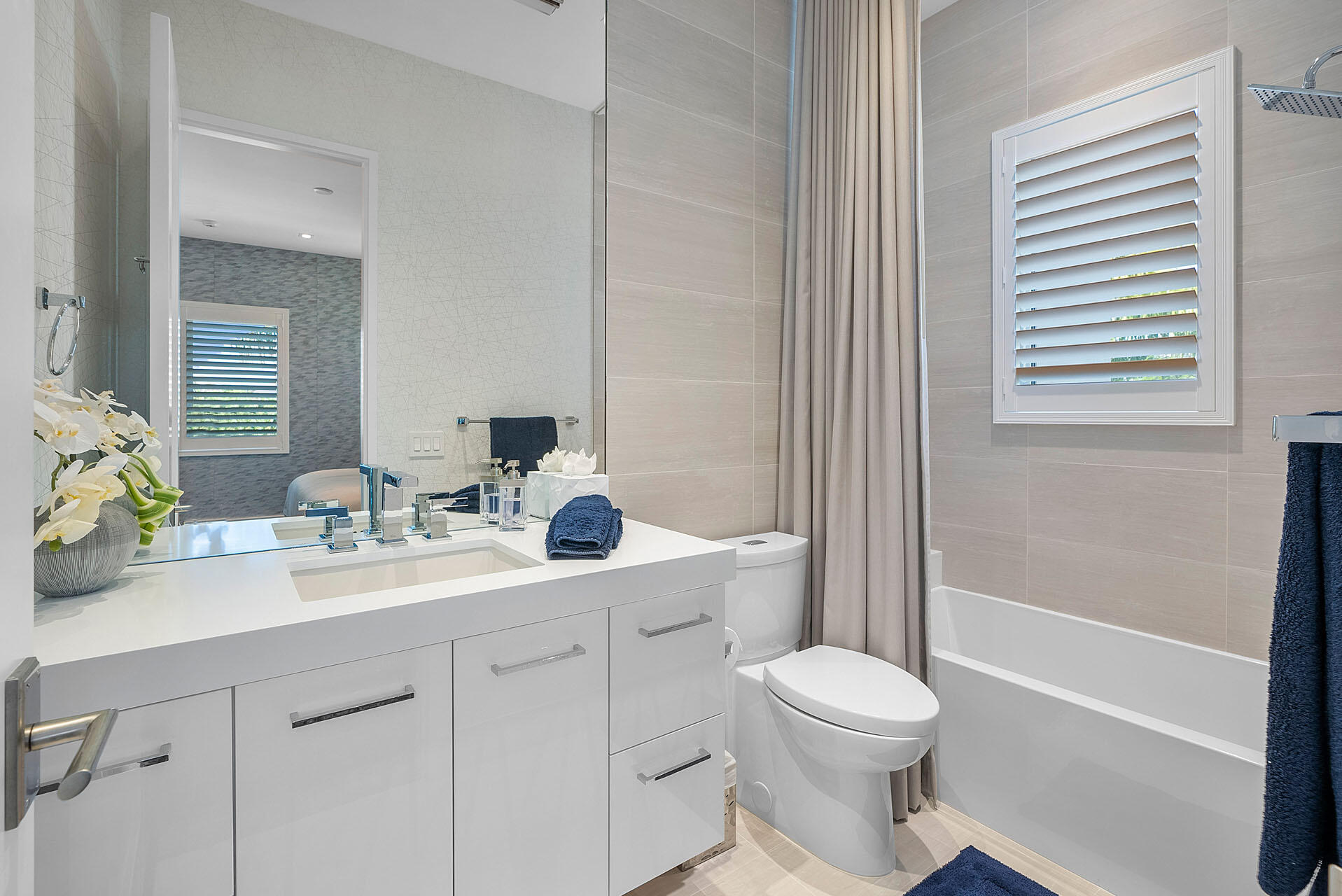 ROYAL PALM YACHT & COUNTRY CLUB - Residential