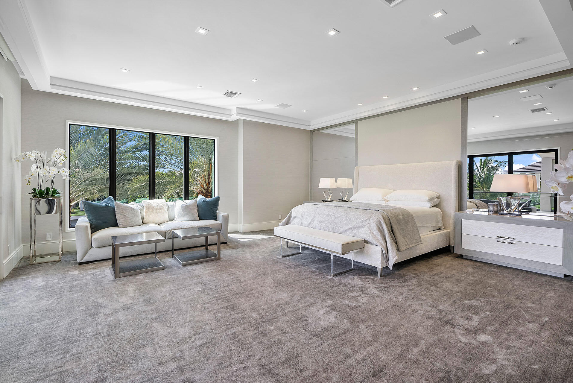 ROYAL PALM YACHT & COUNTRY CLUB - Residential