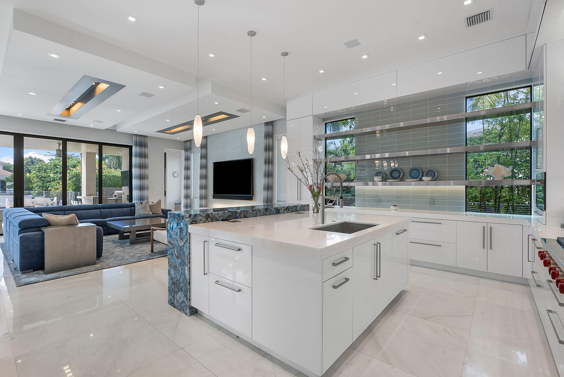 ROYAL PALM YACHT & COUNTRY CLUB - Residential