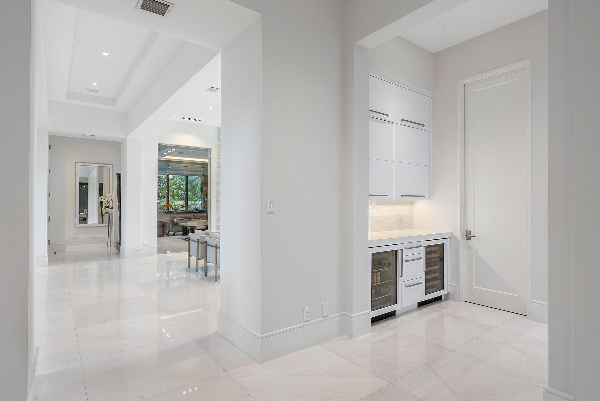 ROYAL PALM YACHT & COUNTRY CLUB - Residential