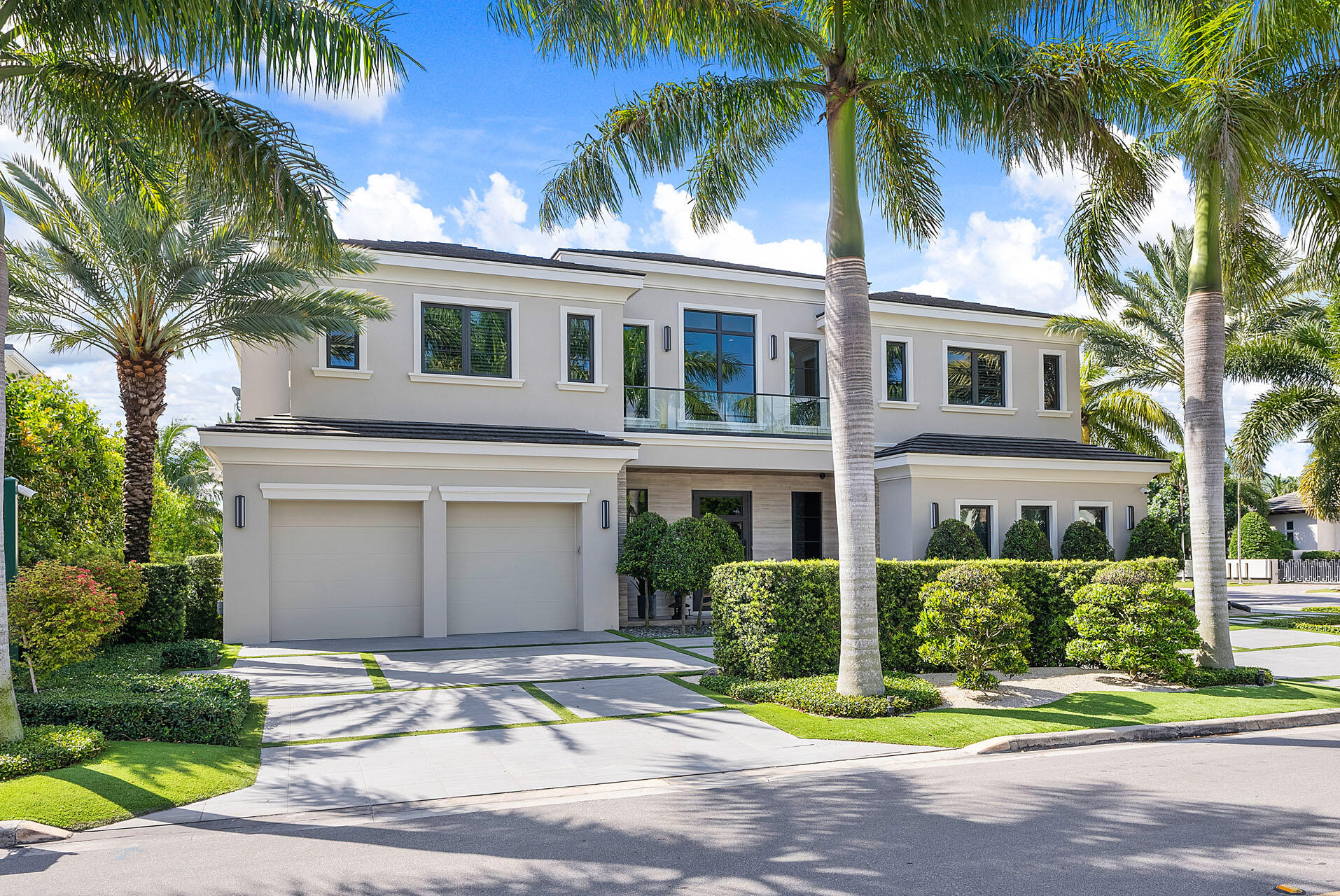ROYAL PALM YACHT & COUNTRY CLUB - Residential