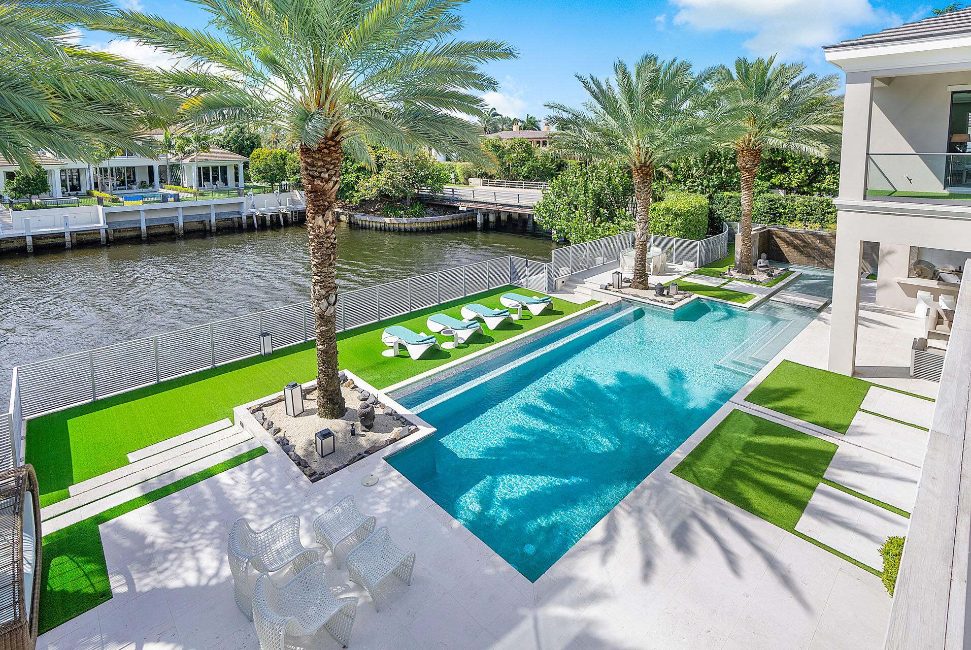 ROYAL PALM YACHT & COUNTRY CLUB - Residential