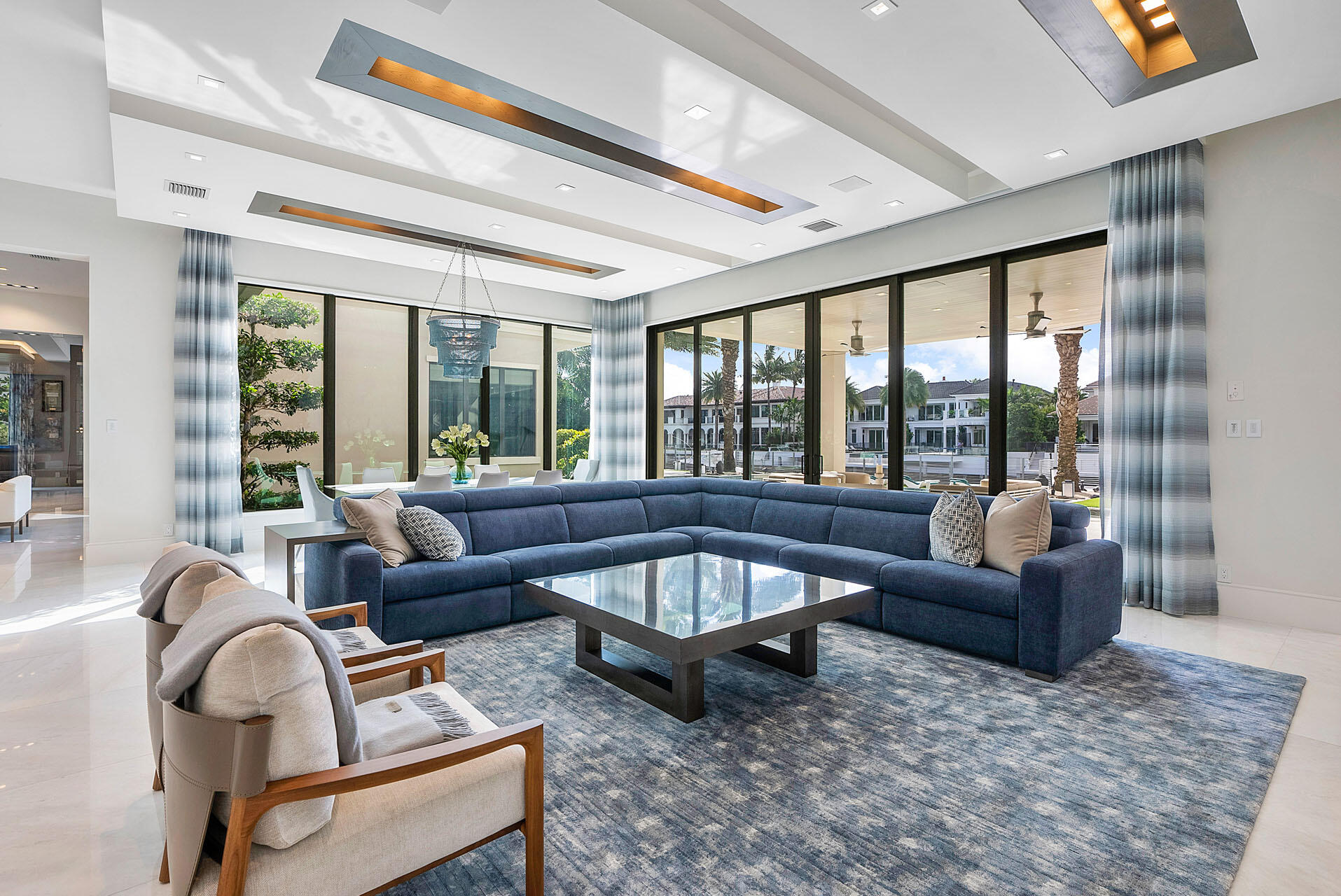 ROYAL PALM YACHT & COUNTRY CLUB - Residential