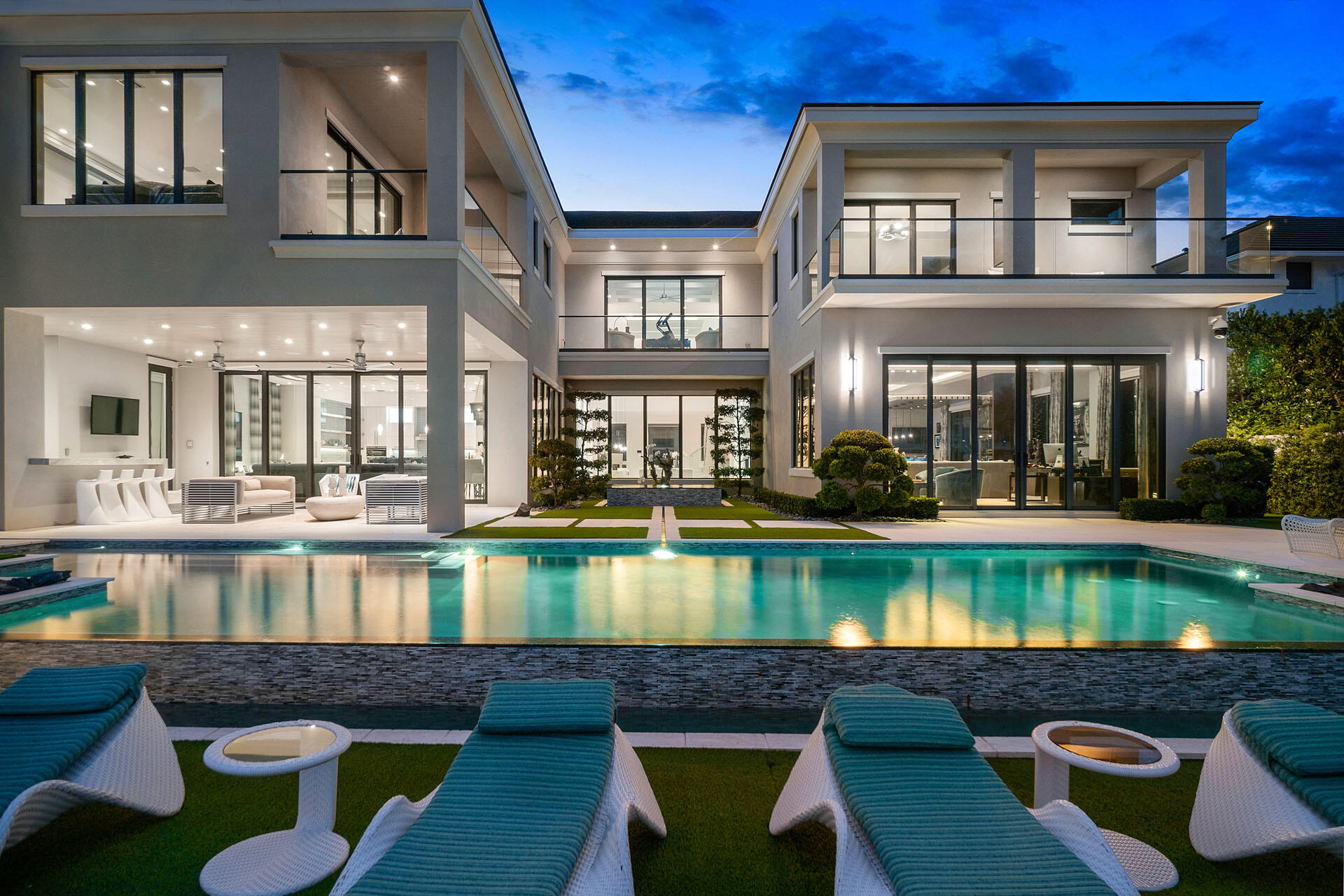 ROYAL PALM YACHT & COUNTRY CLUB - Residential