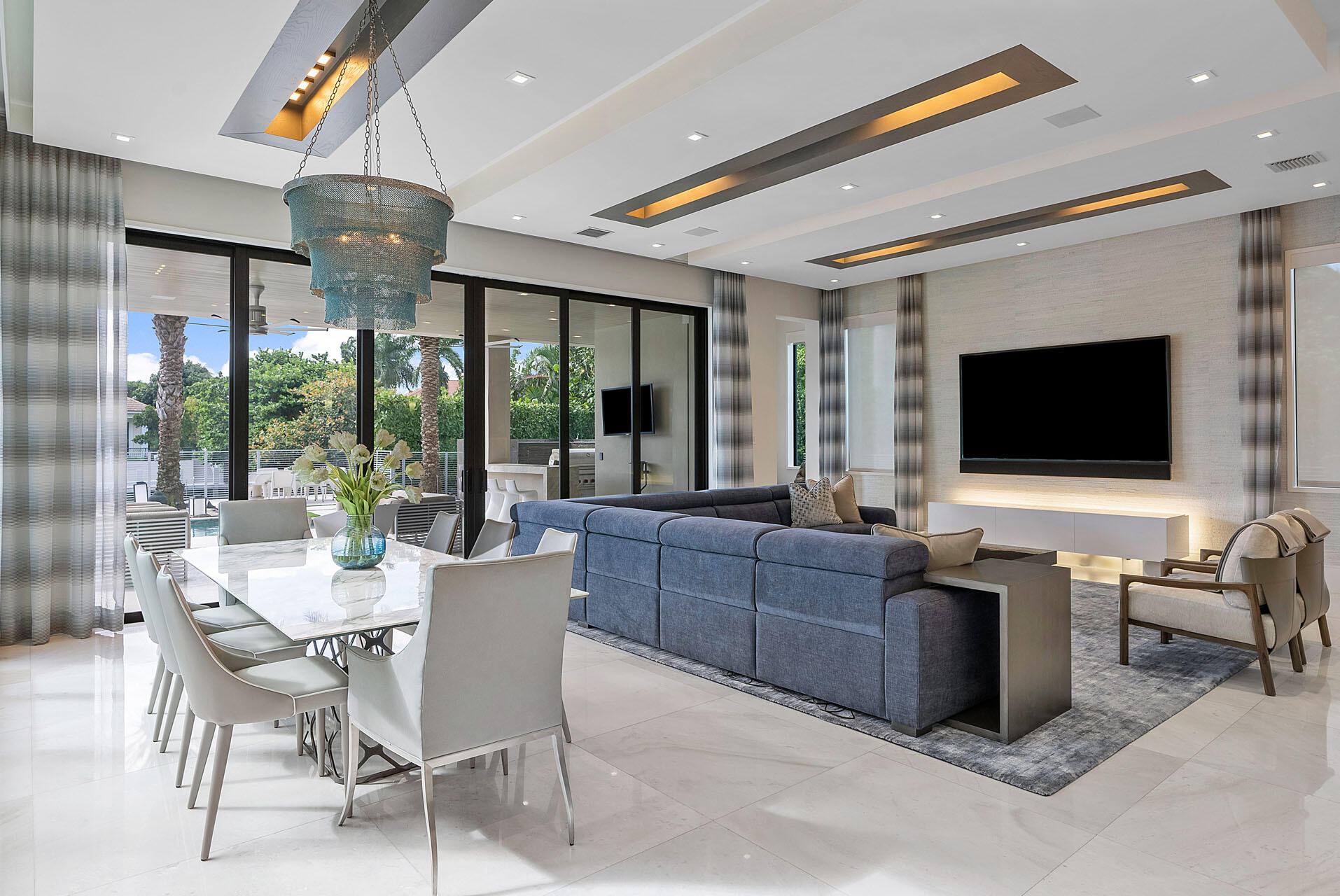 ROYAL PALM YACHT & COUNTRY CLUB - Residential