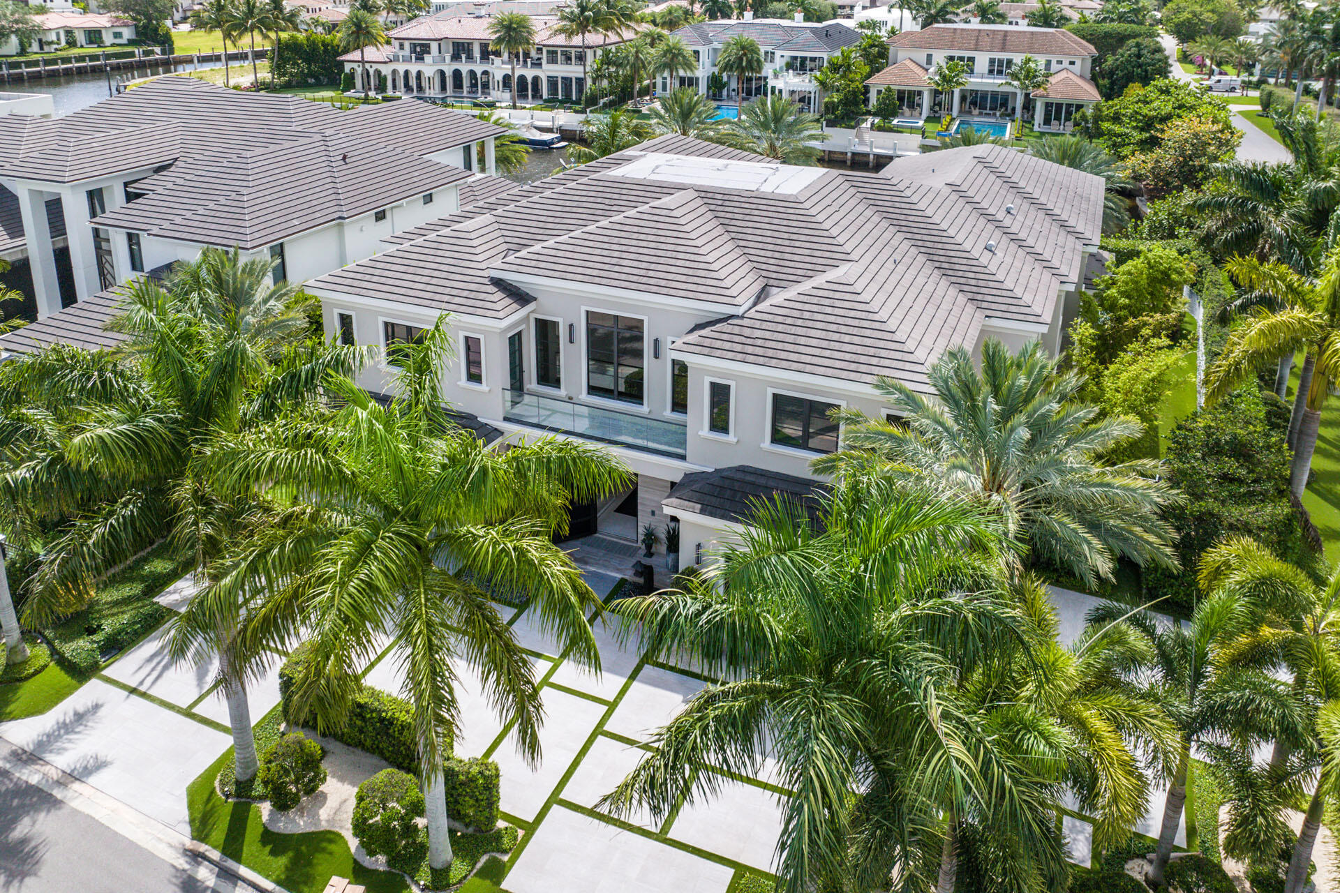 ROYAL PALM YACHT & COUNTRY CLUB - Residential