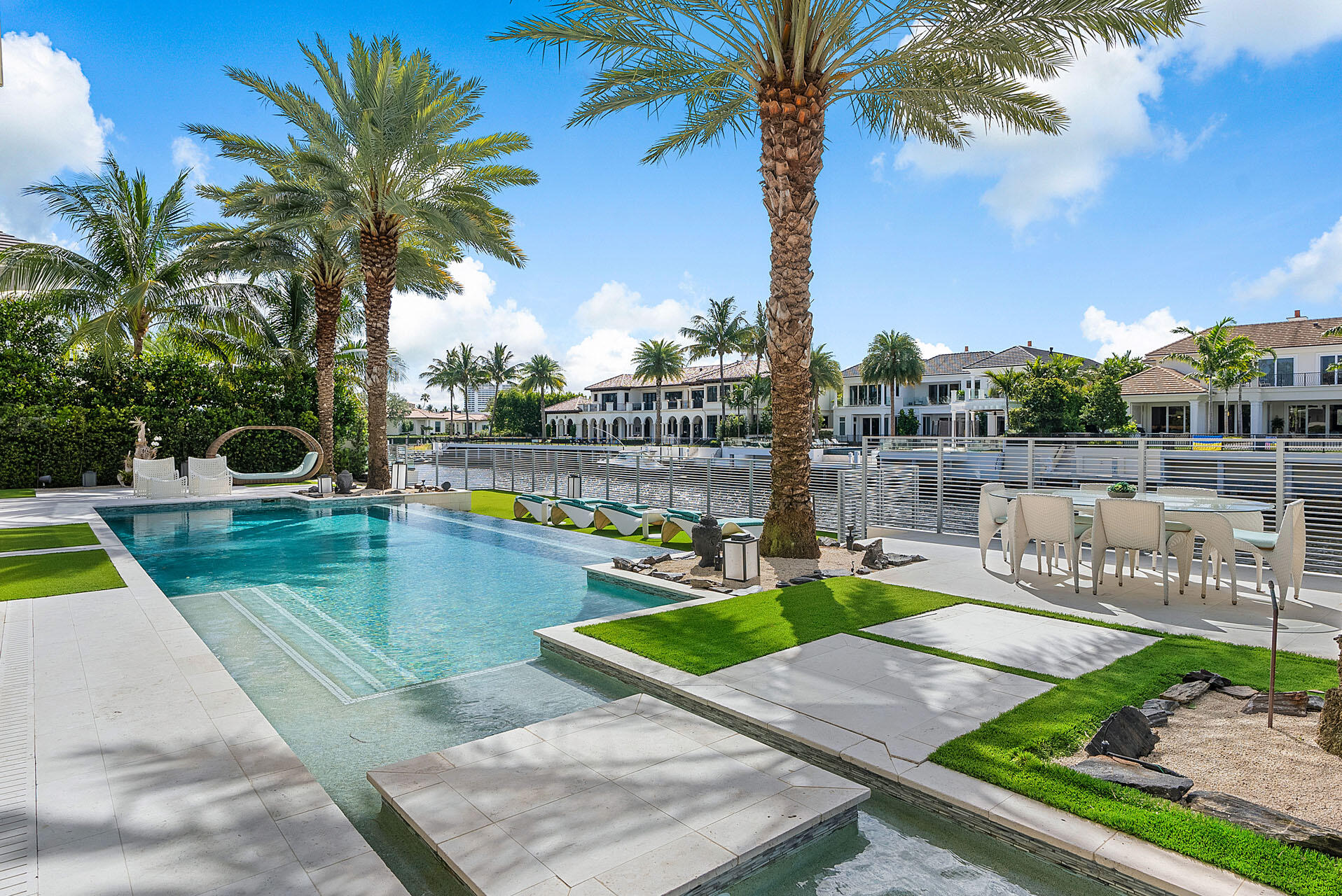 ROYAL PALM YACHT & COUNTRY CLUB - Residential