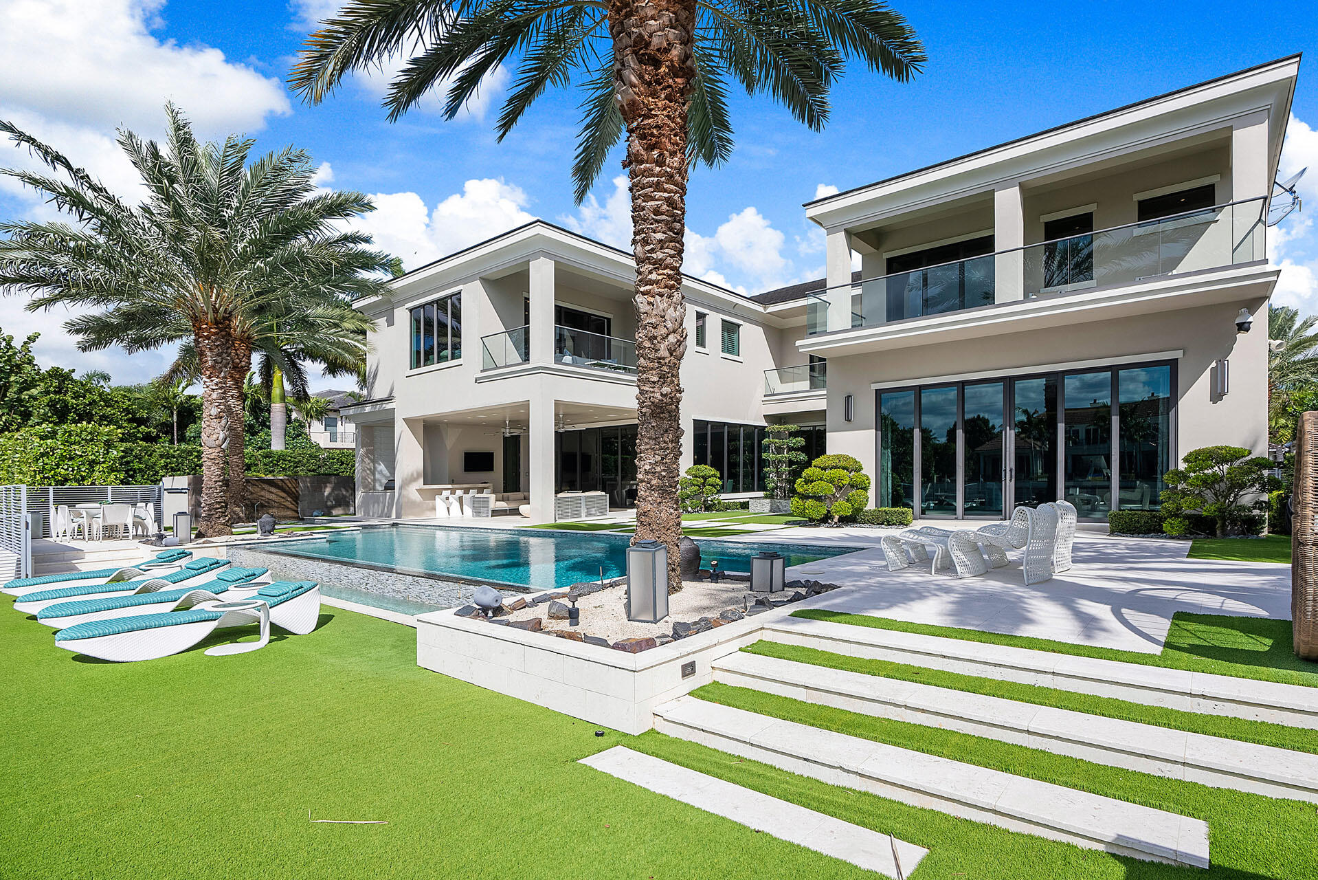 ROYAL PALM YACHT & COUNTRY CLUB - Residential