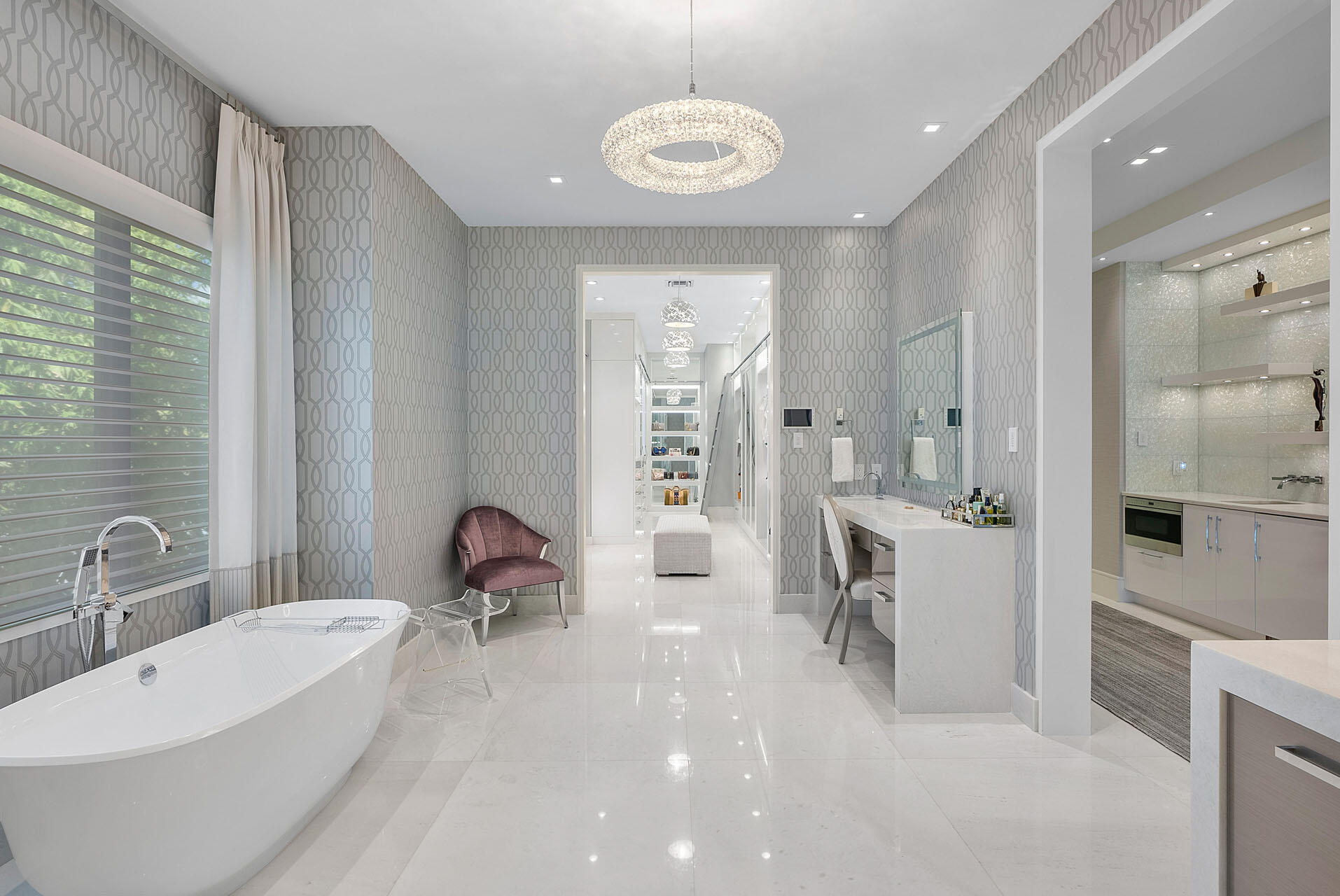 ROYAL PALM YACHT & COUNTRY CLUB - Residential