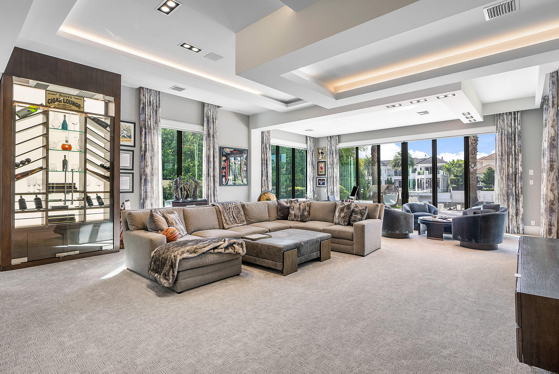 ROYAL PALM YACHT & COUNTRY CLUB - Residential