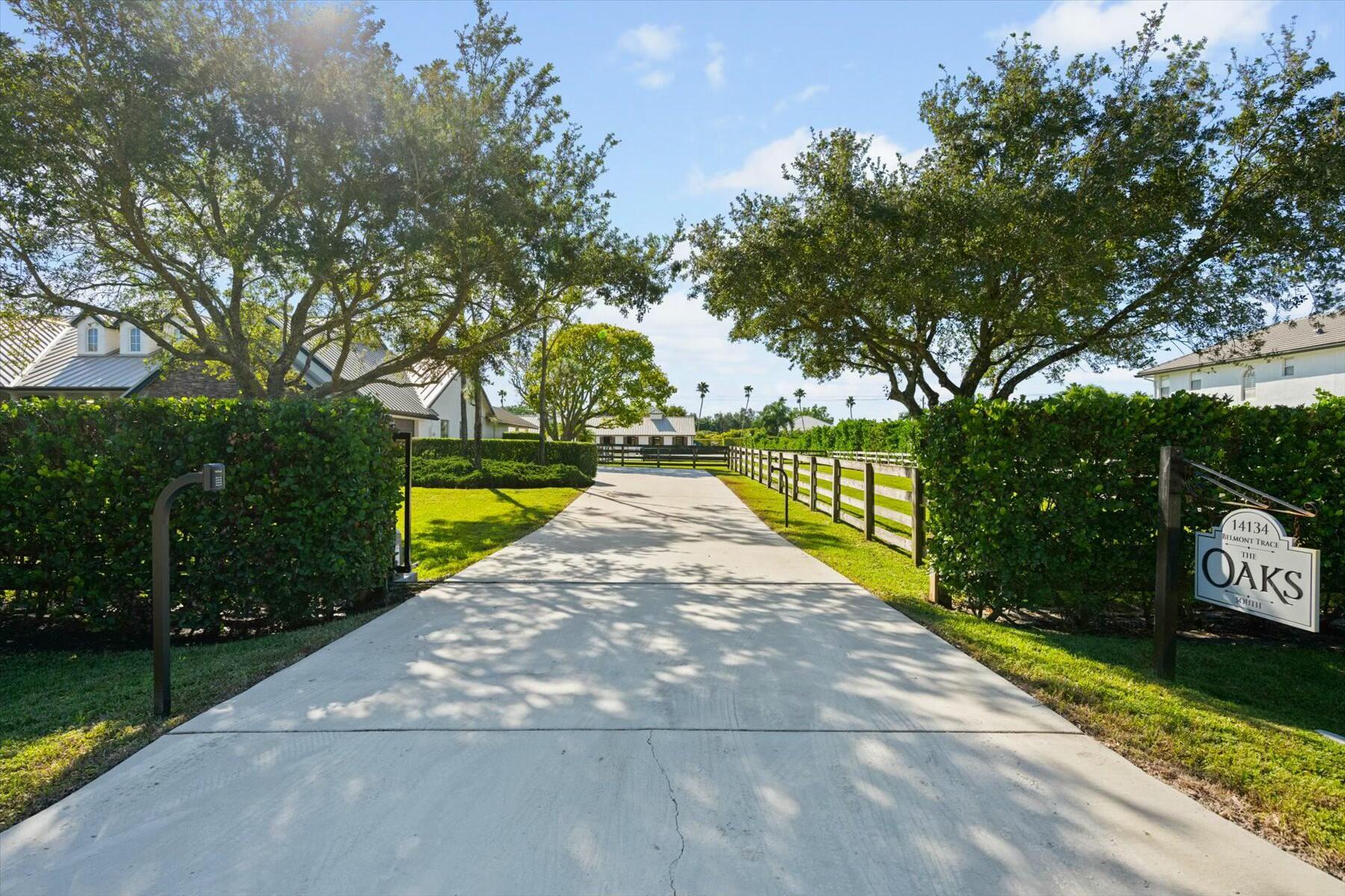 SADDLE TRAIL PARK OF WELLINGTON - Residential