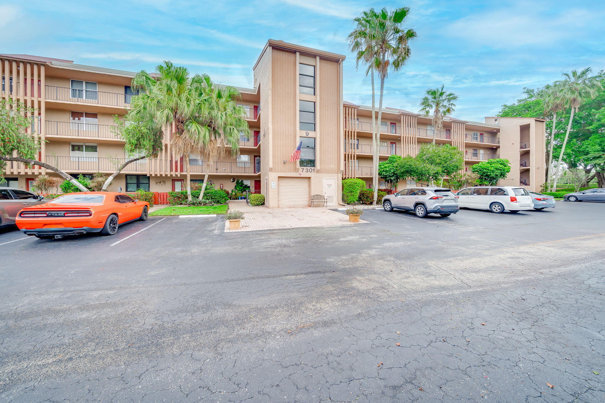 PALM LAKES CONDO - Residential