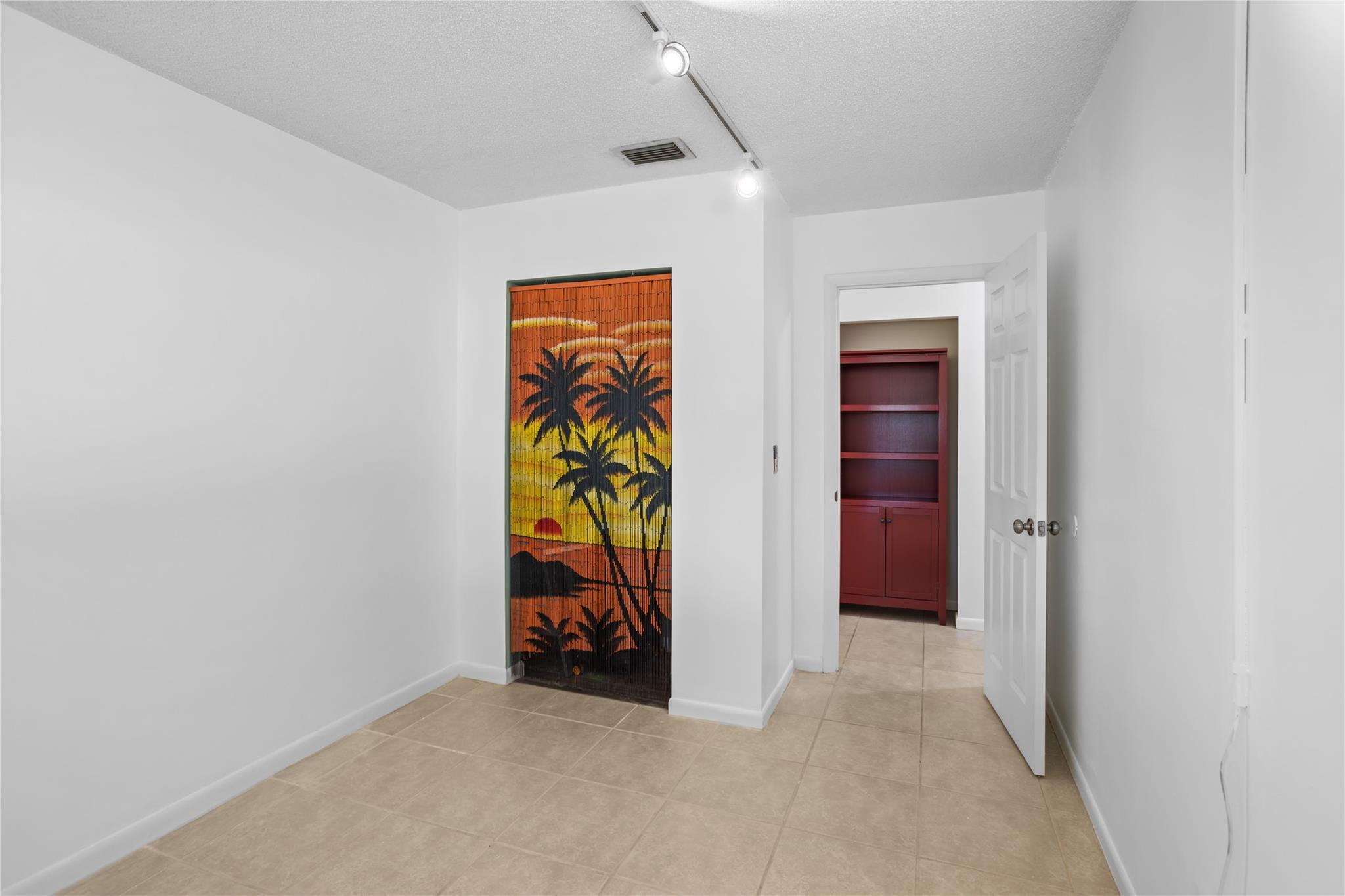 COUNTRY LANE ESTATES - Residential Lease