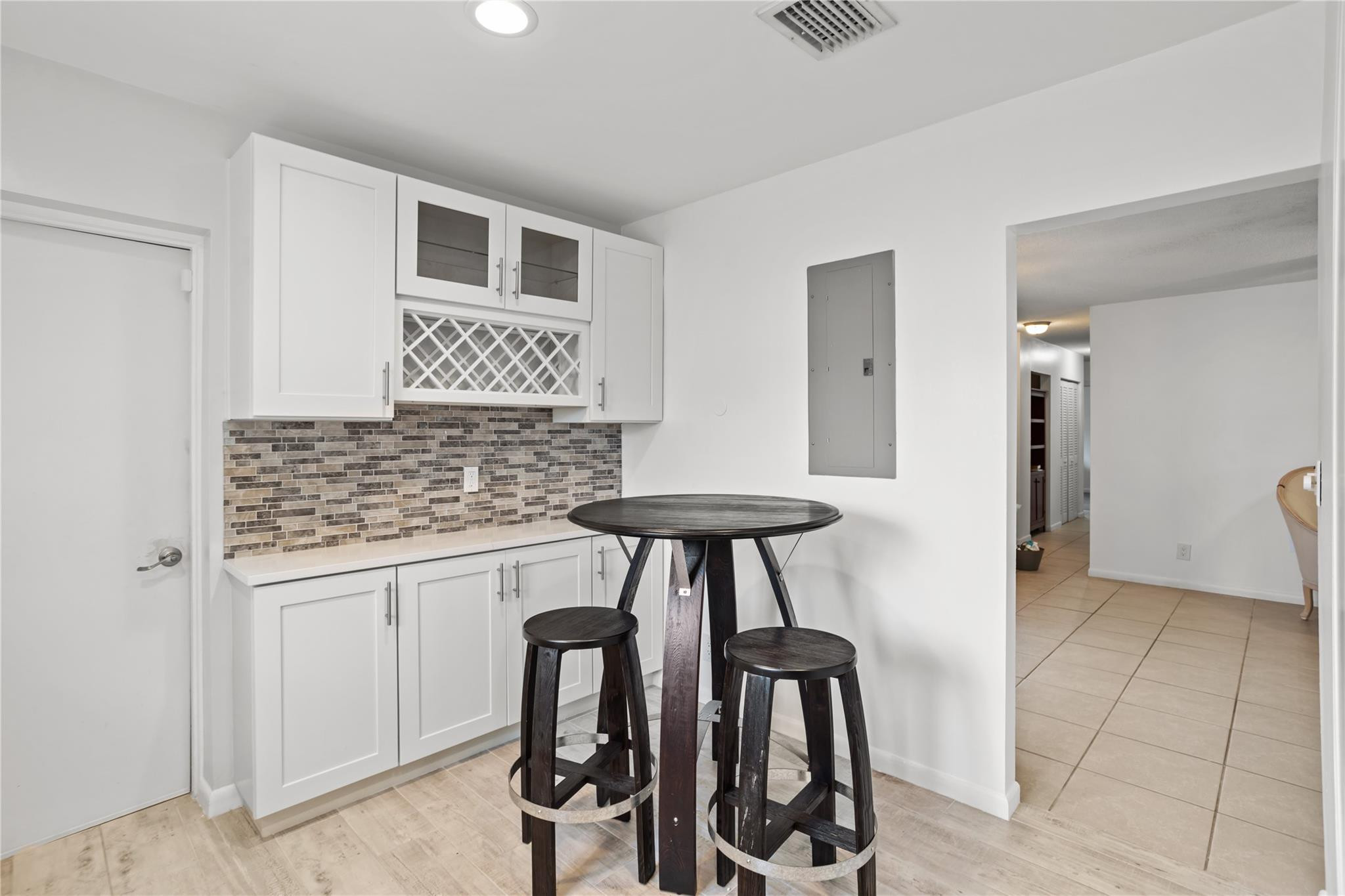 COUNTRY LANE ESTATES - Residential Lease