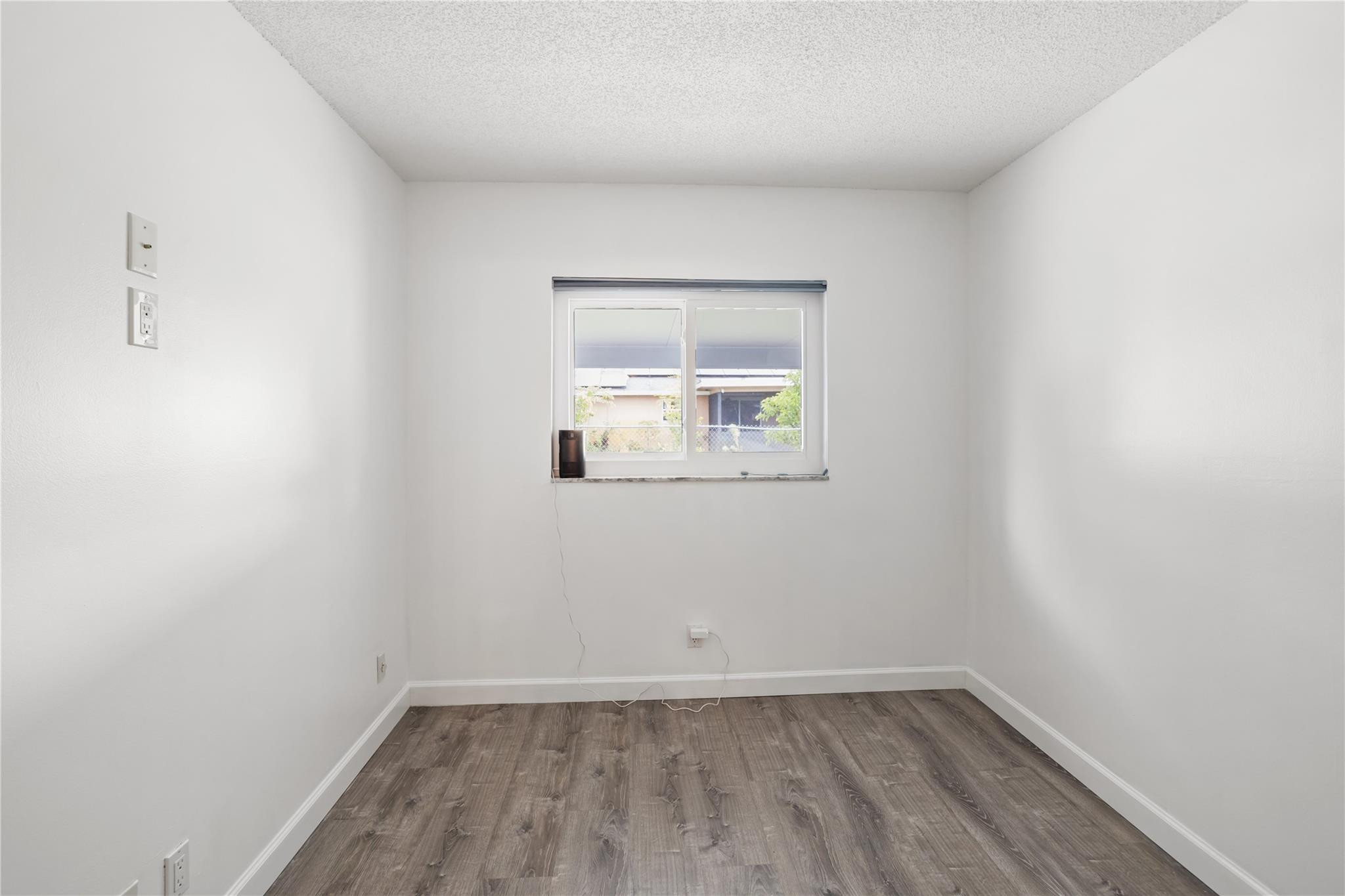 COUNTRY LANE ESTATES - Residential Lease