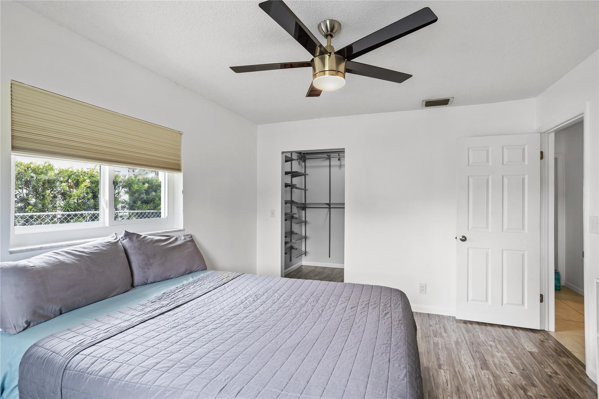 COUNTRY LANE ESTATES - Residential Lease
