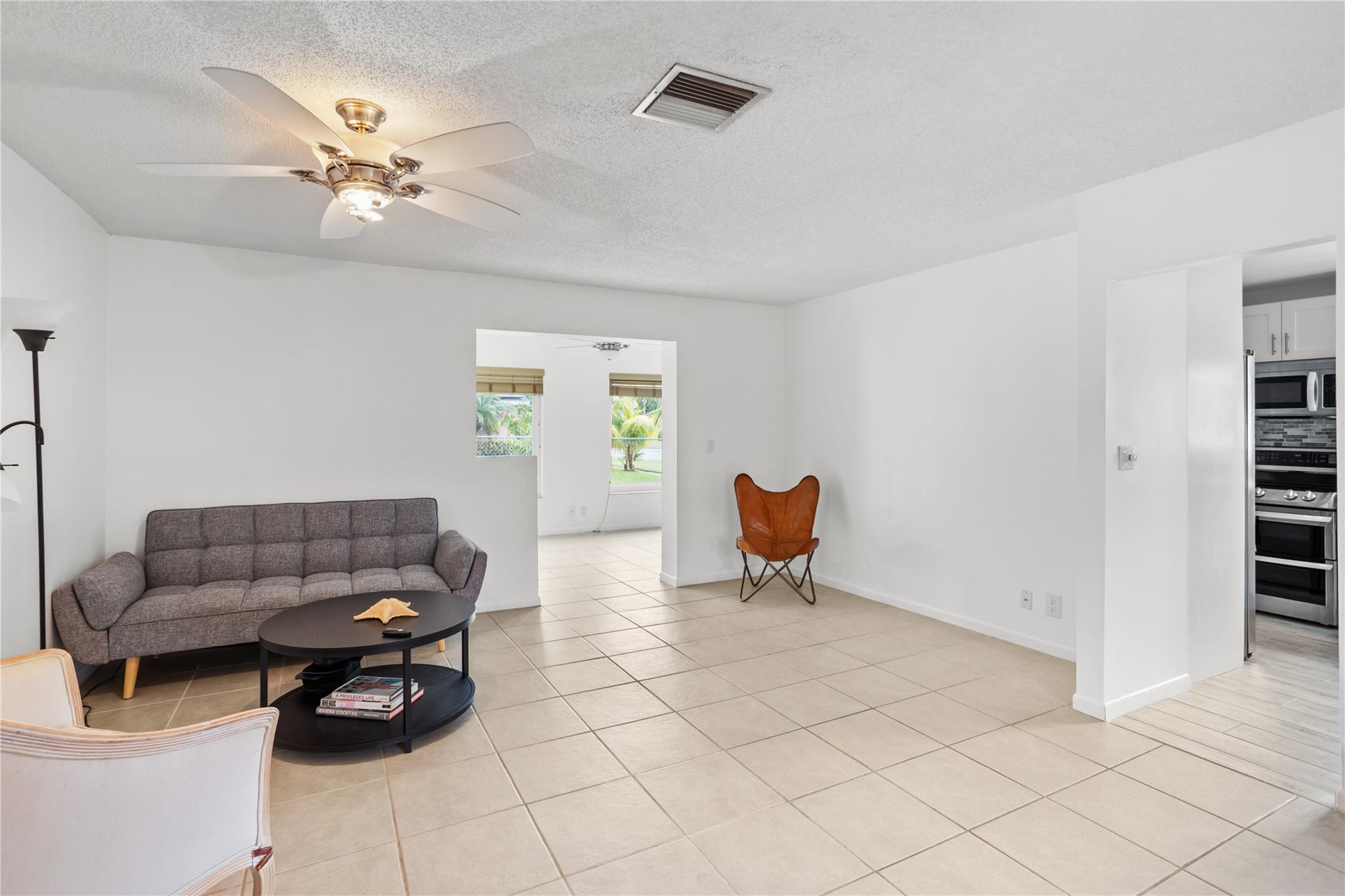 COUNTRY LANE ESTATES - Residential Lease