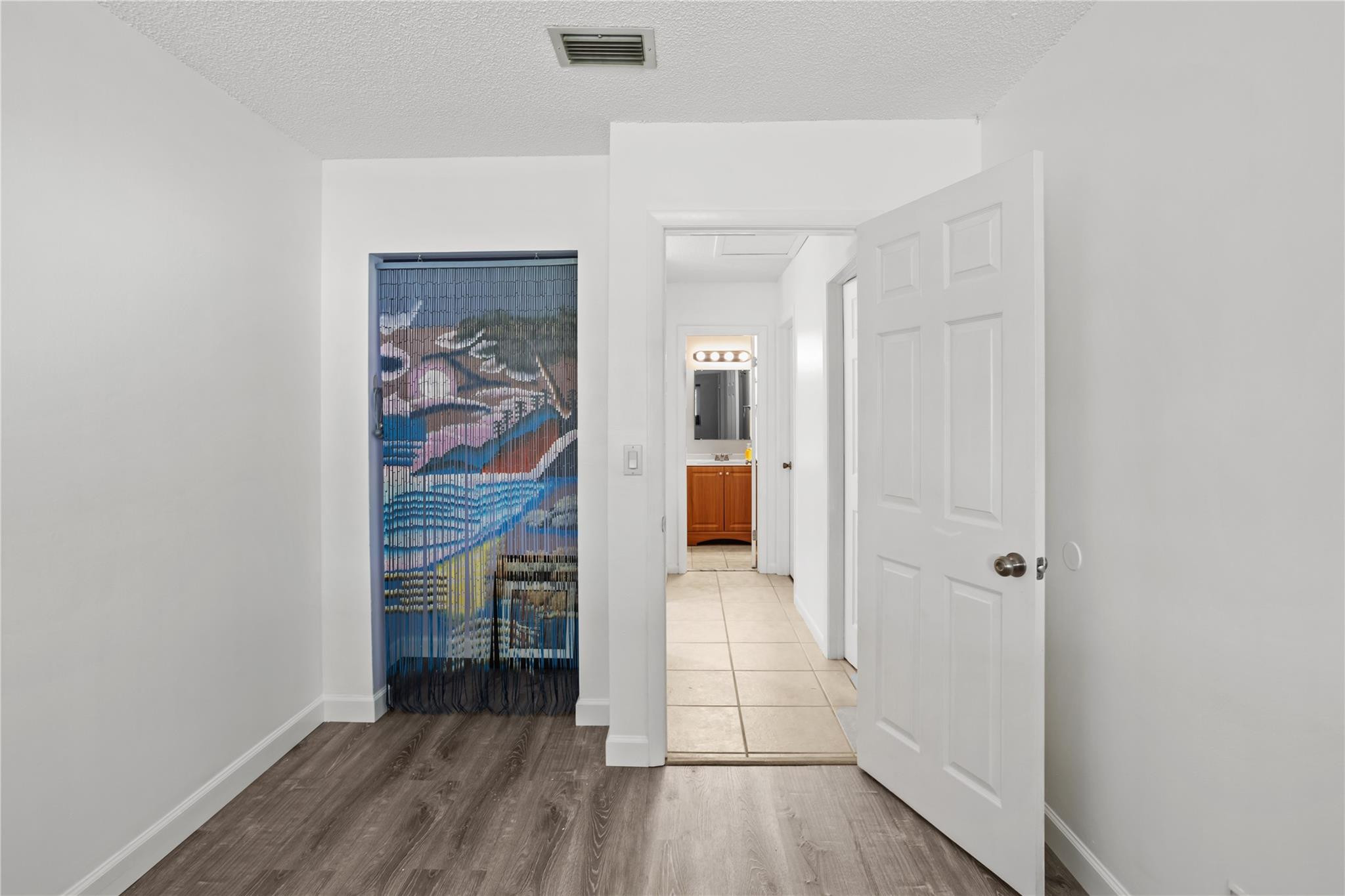 COUNTRY LANE ESTATES - Residential Lease