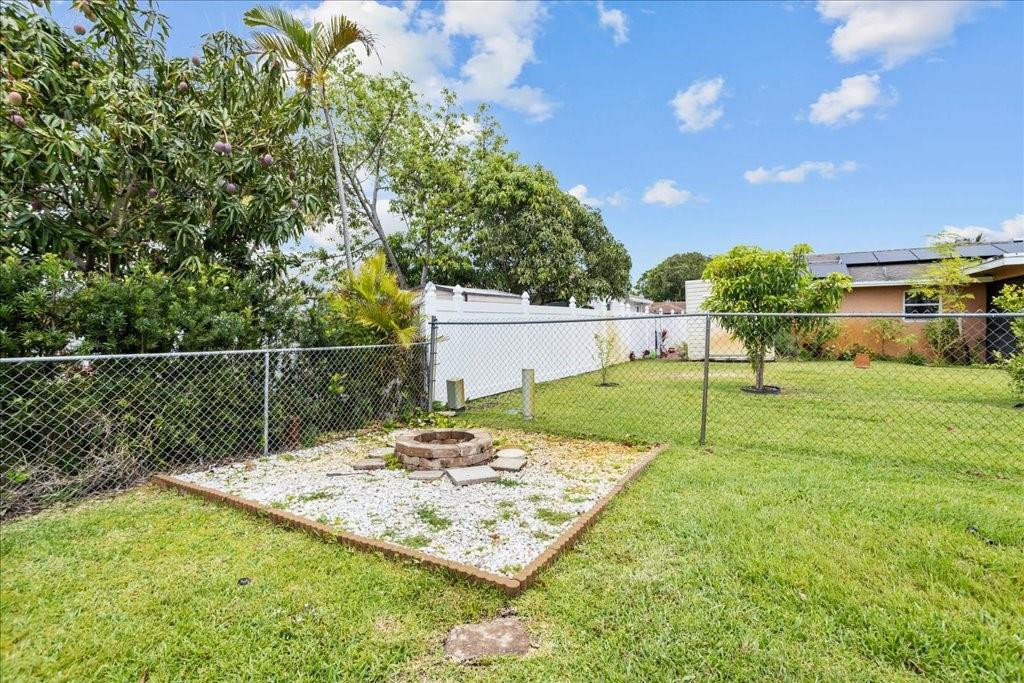 COUNTRY LANE ESTATES - Residential Lease