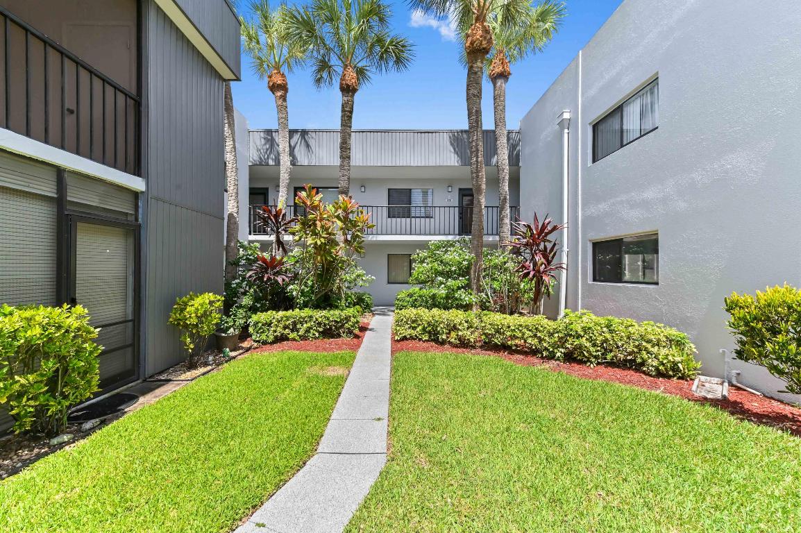 LAKES OF DELRAY - Residential