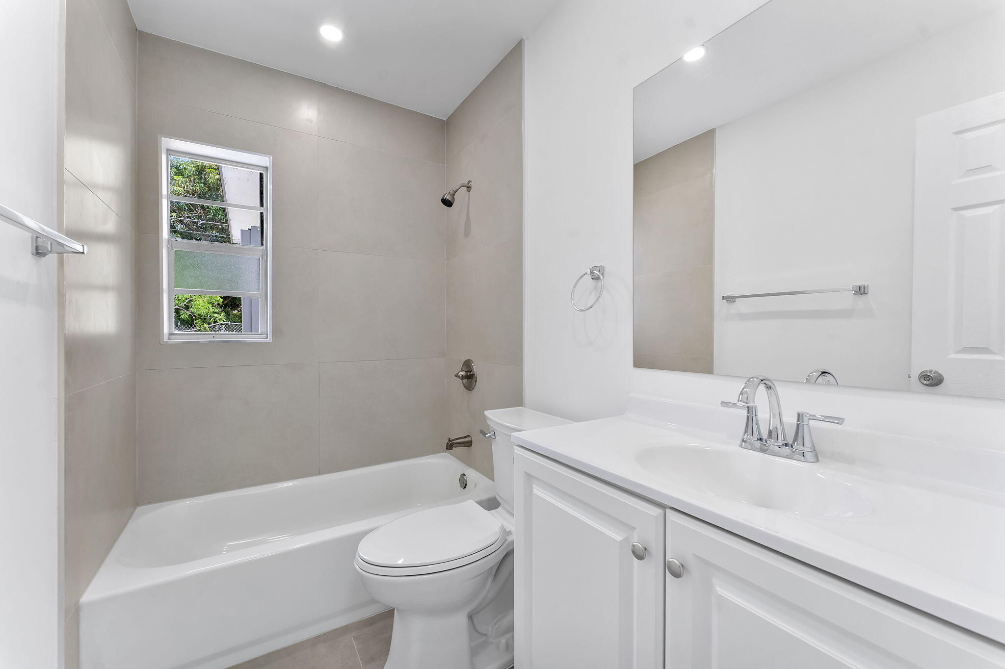 COLLEGE PARK - Residential Lease
