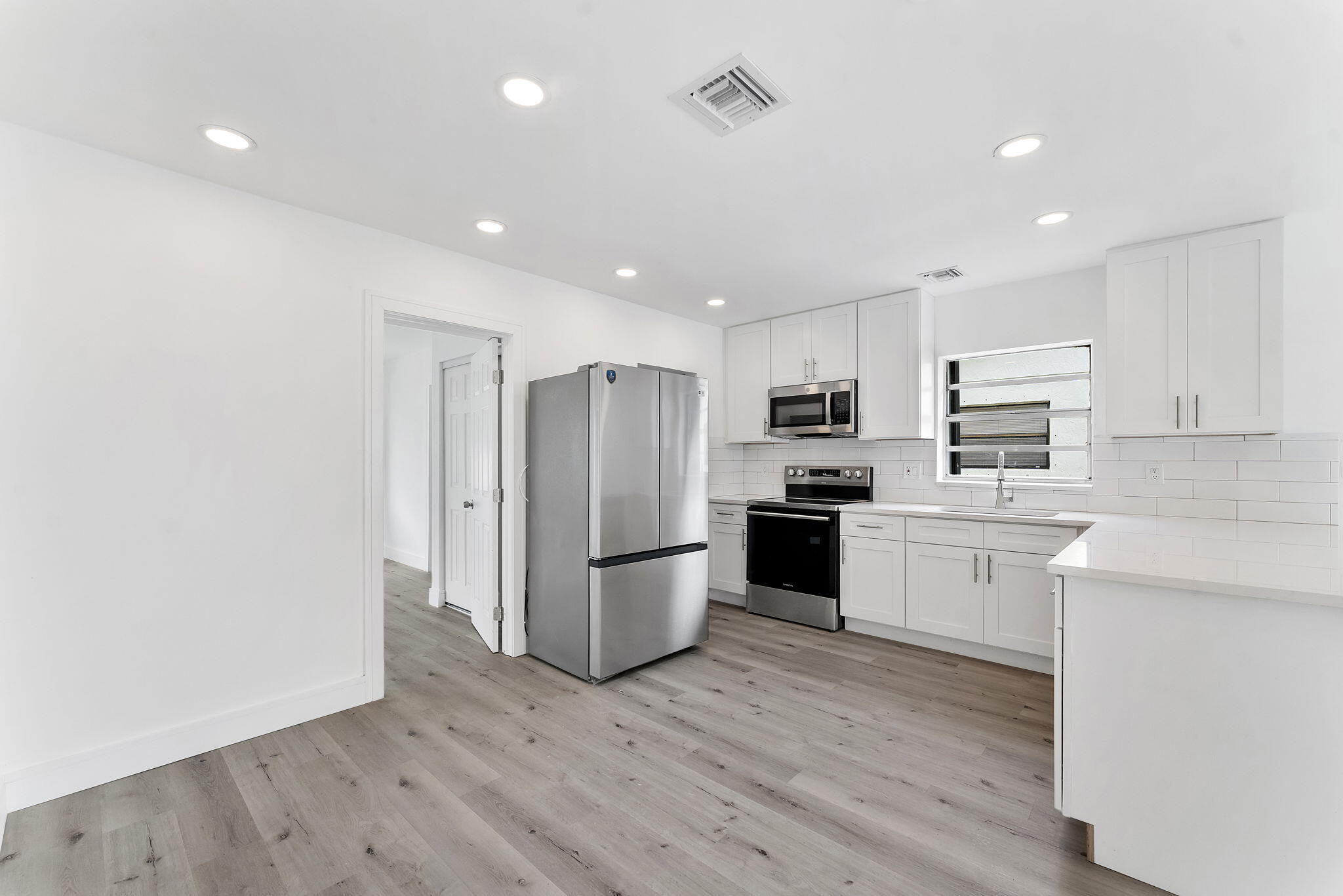 COLLEGE PARK - Residential Lease