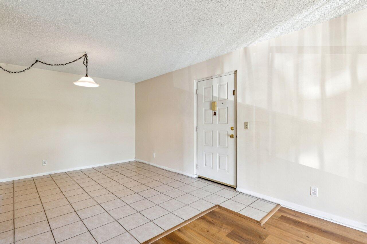 PINE RIDGE NORTH II COND DECL FILED 10-1-82 - Residential