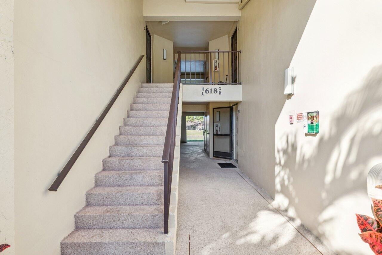 PINE RIDGE NORTH II COND DECL FILED 10-1-82 - Residential