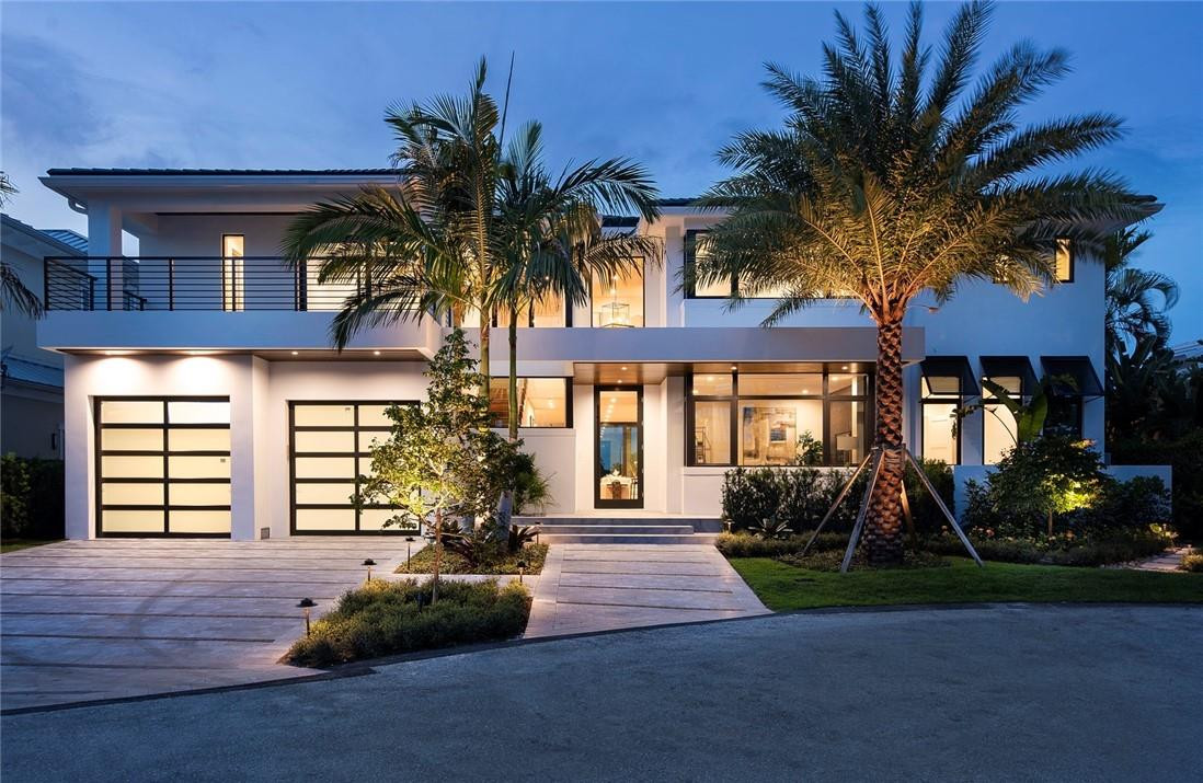 Seeking wide open intracoastal views plus dockage? Look no further than this brand new residence located one off the point! Offering 80 feet of concrete dockage built to latest height regulations & extended out 10ft providing an additional 1,600sf of property. Superbly located at the end of a quiet cul-de-sac & commanding one of the most stunning views in the city. Enjoy a daily boat parade! Completion early 2021 this stunning Gulf Building/Tuthill Architecture offers a winning floorplan & highest quality construction. Level 1: Great room, family room, 3 sided window dining room, Chef's kitchen, family/media room, bedroom suite. Level 2: Club room/lounge,4 bedroom suites, potential 6th bedroom. Ultra-luxurious Master Suite, spa bath & expansive closets.Incredible covered terrace/balconies! - Heated swimming pool & spa- Covered summer kitchen/BBQ areas- Covered terraces with phantom screens- Lower and upper level laundry rooms- 3 Flexible bonus rooms include the family, club room and 2nd level office- 600 Gal Propane Tank