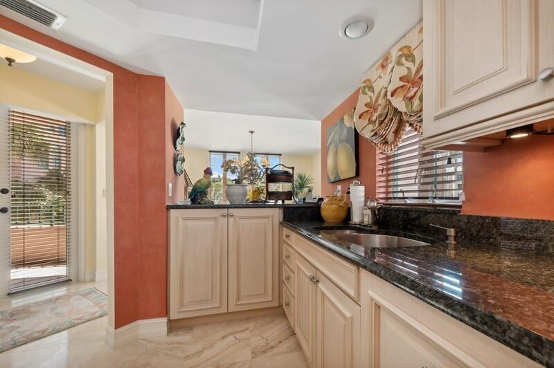 MIZNER COURT CONDO - Residential