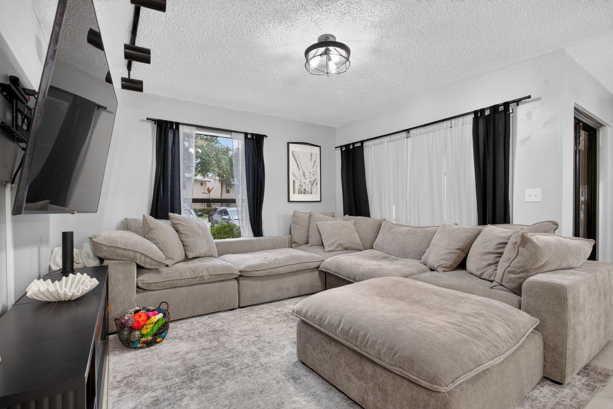 KARANDA VILLAGE V-B CONDO - Residential