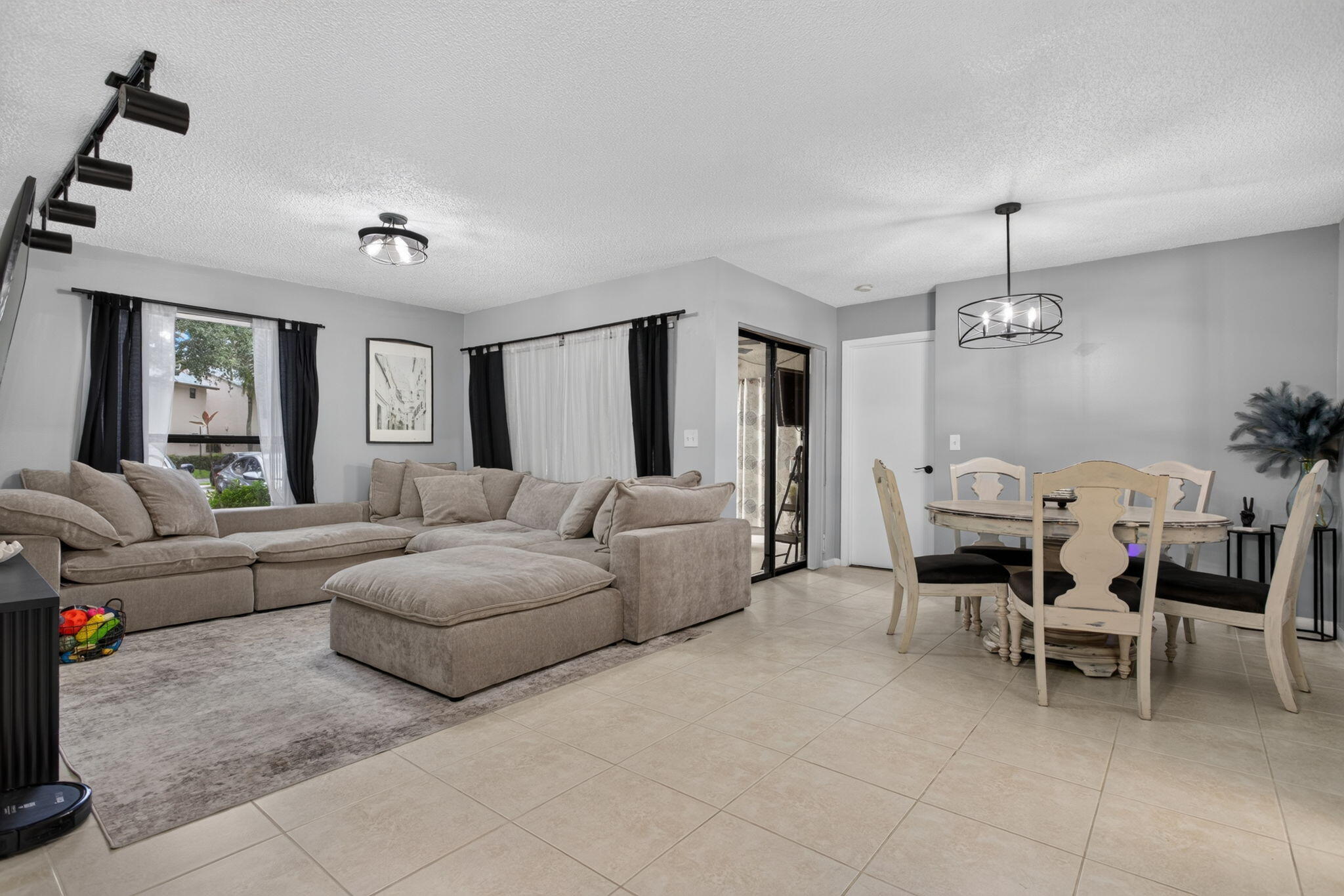 KARANDA VILLAGE V-B CONDO - Residential