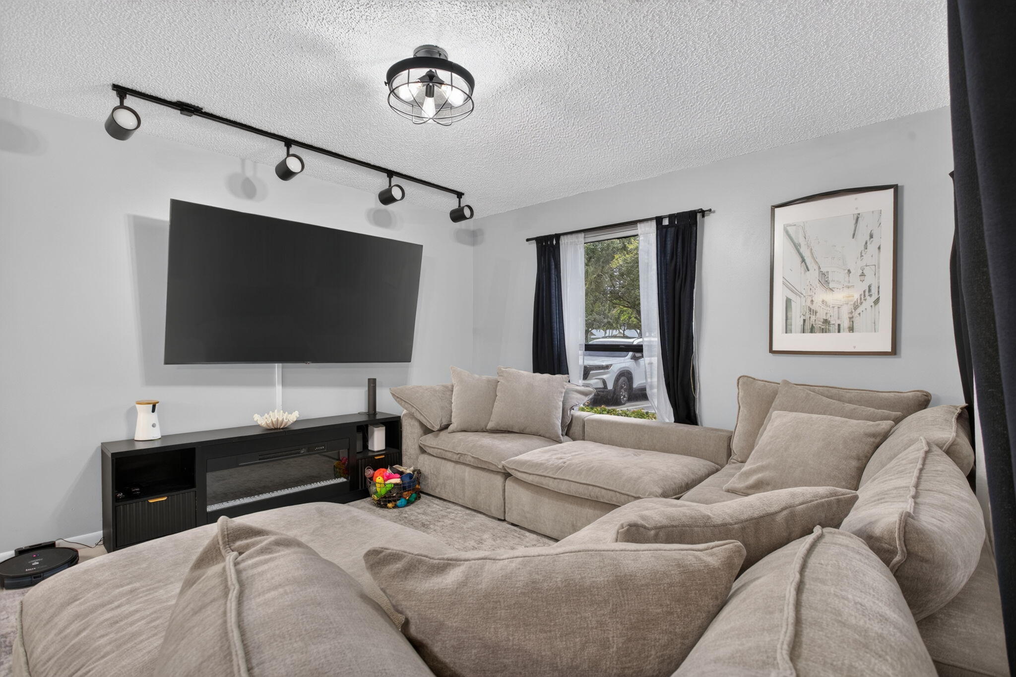 KARANDA VILLAGE V-B CONDO - Residential