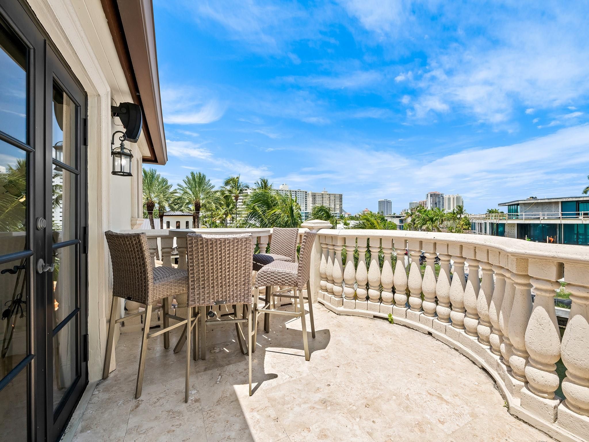 LAS OLAS - Residential