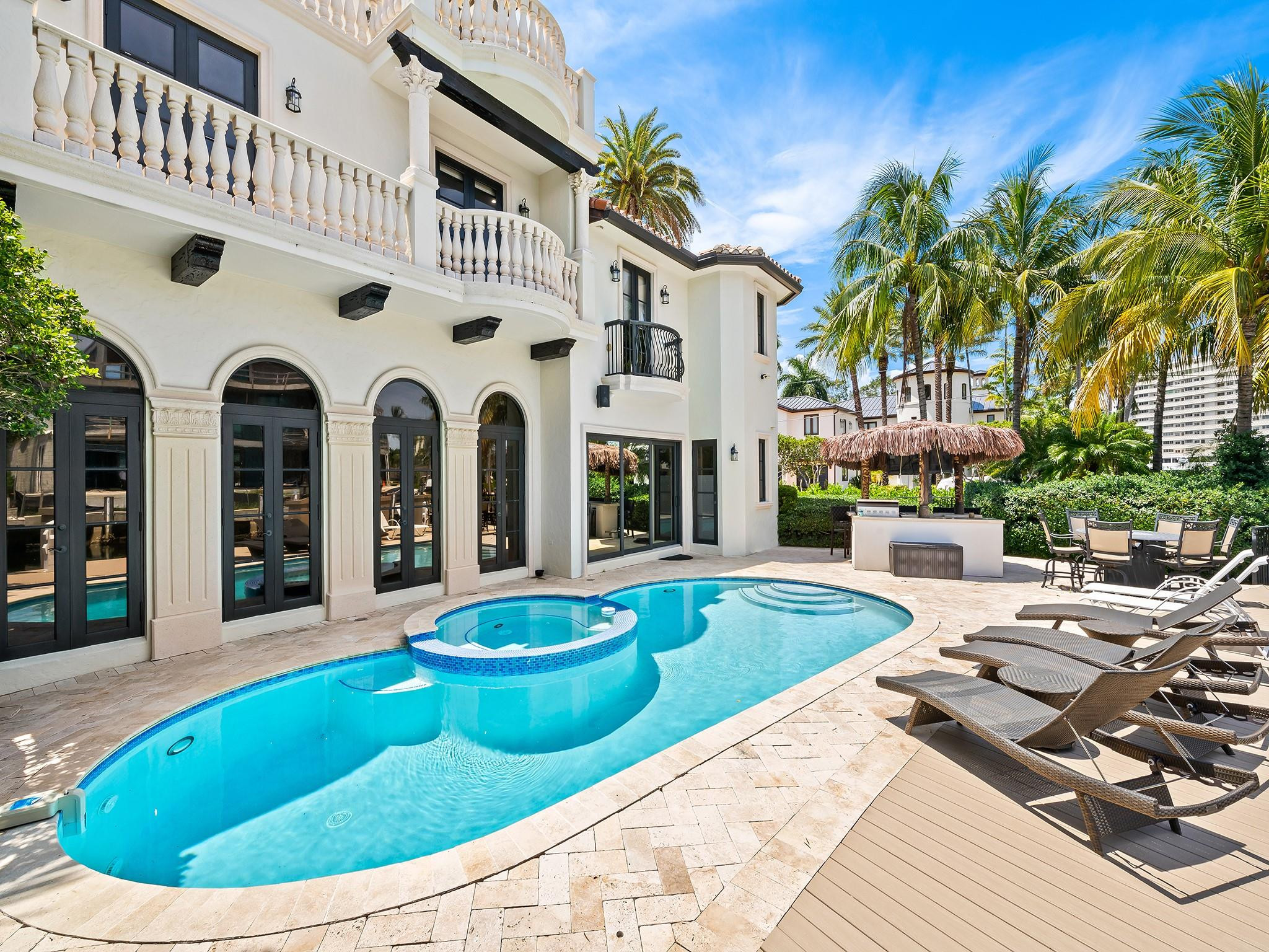 LAS OLAS - Residential