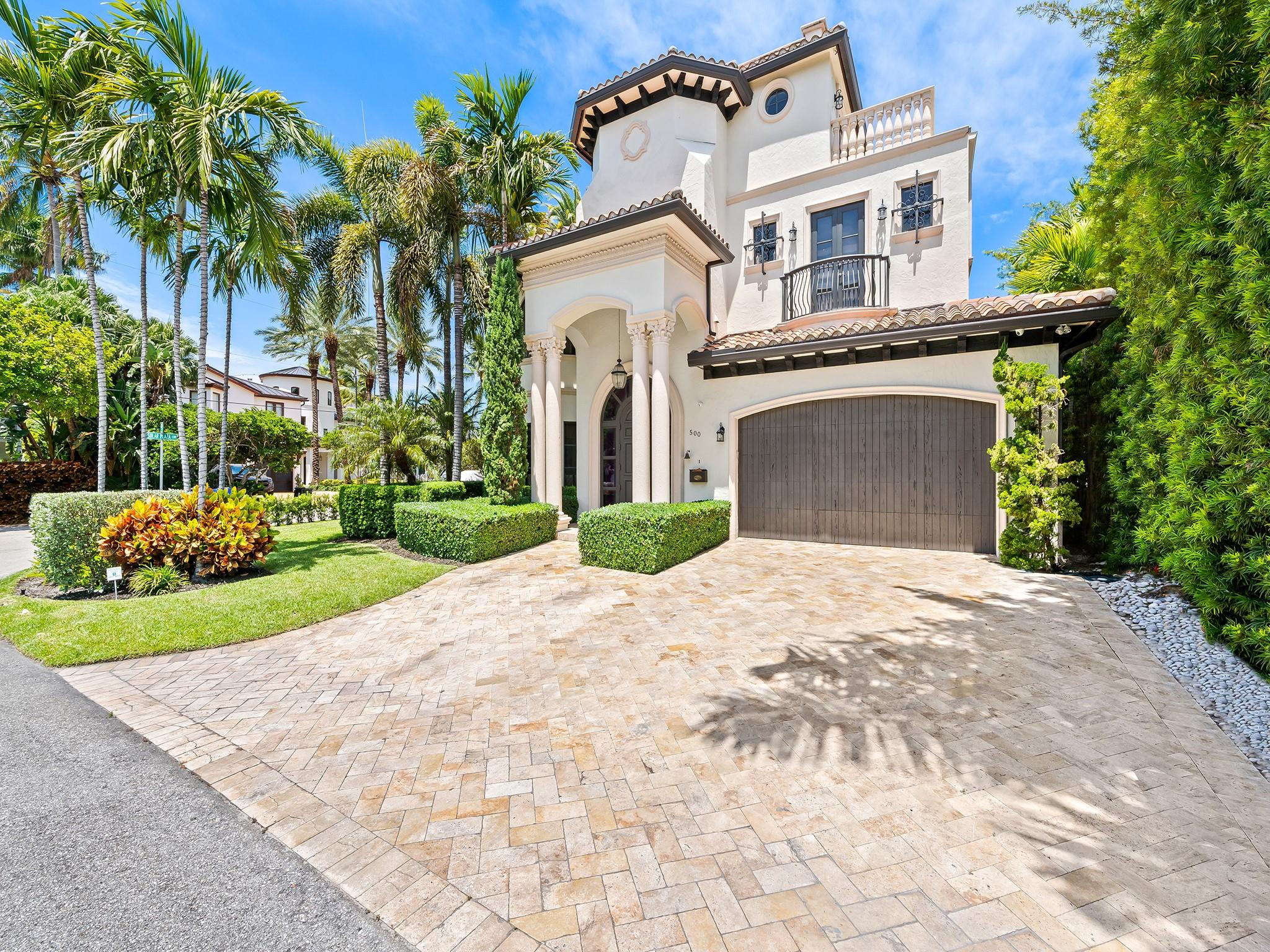 LAS OLAS - Residential