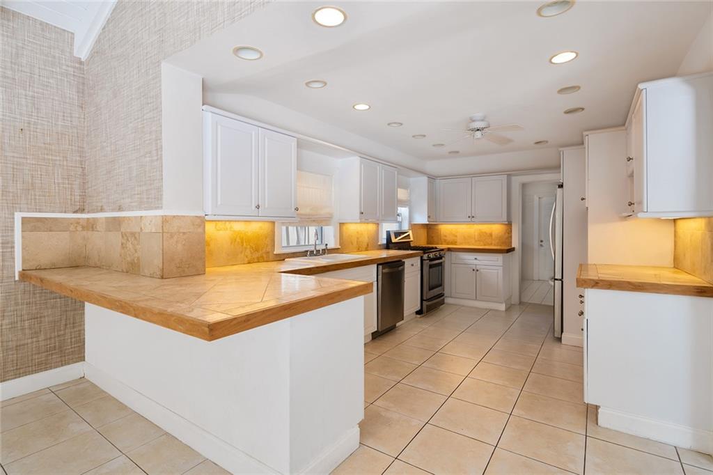 RIVIERA ISLE - Residential