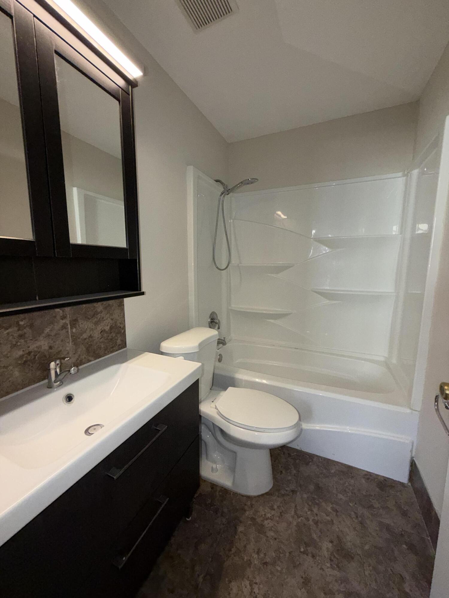 SUMMIT LAKE - Residential