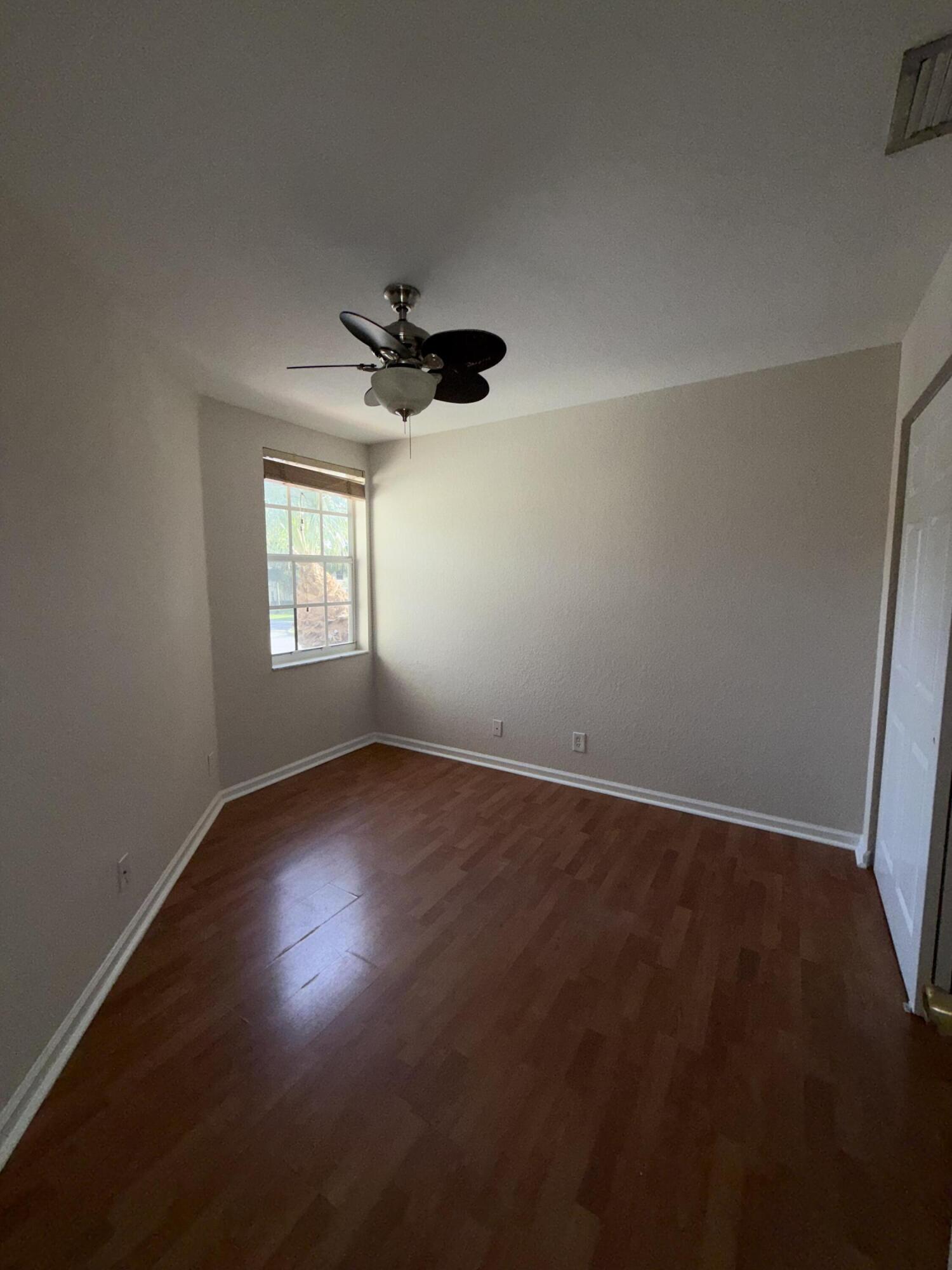 SUMMIT LAKE - Residential