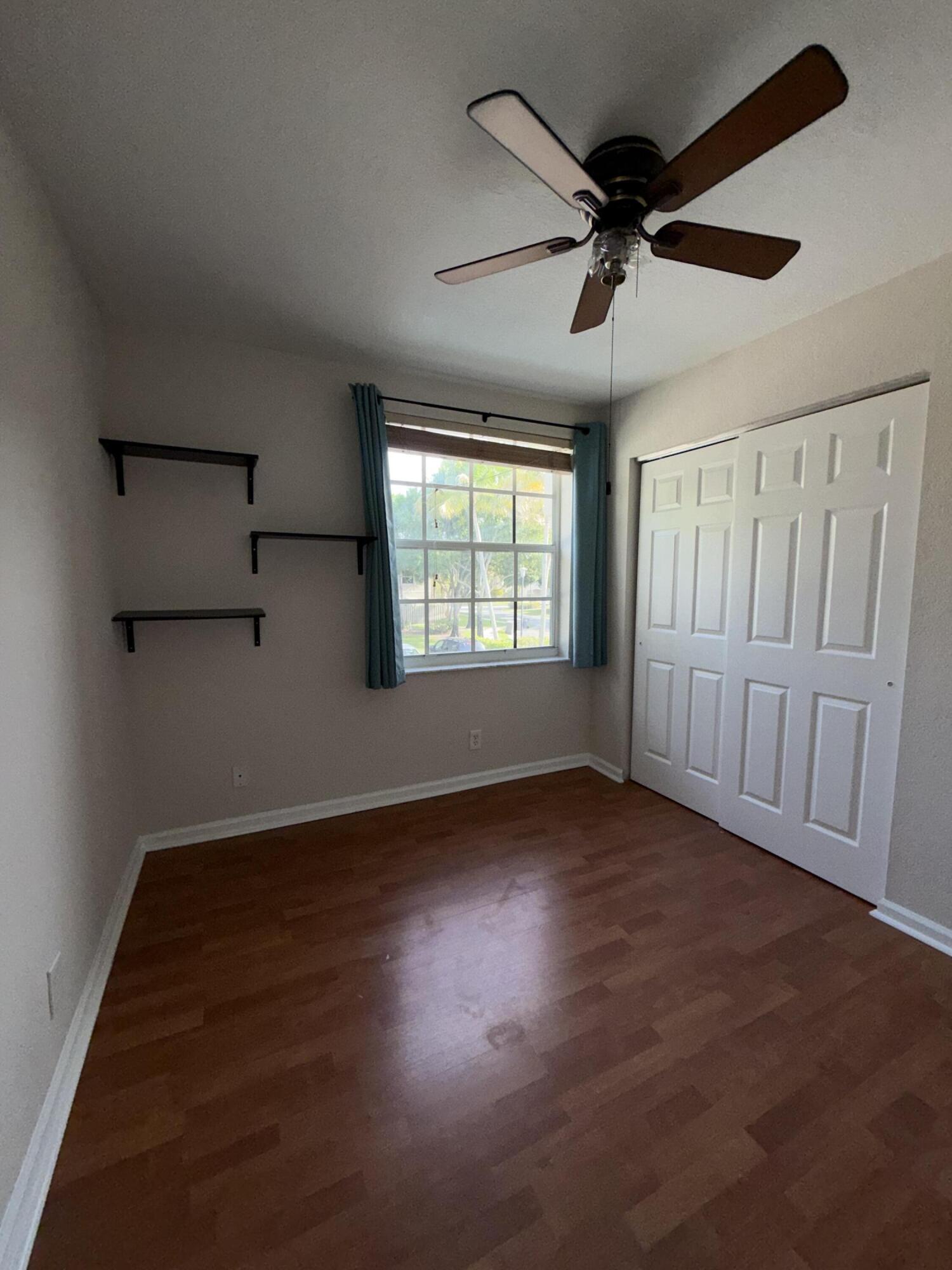 SUMMIT LAKE - Residential